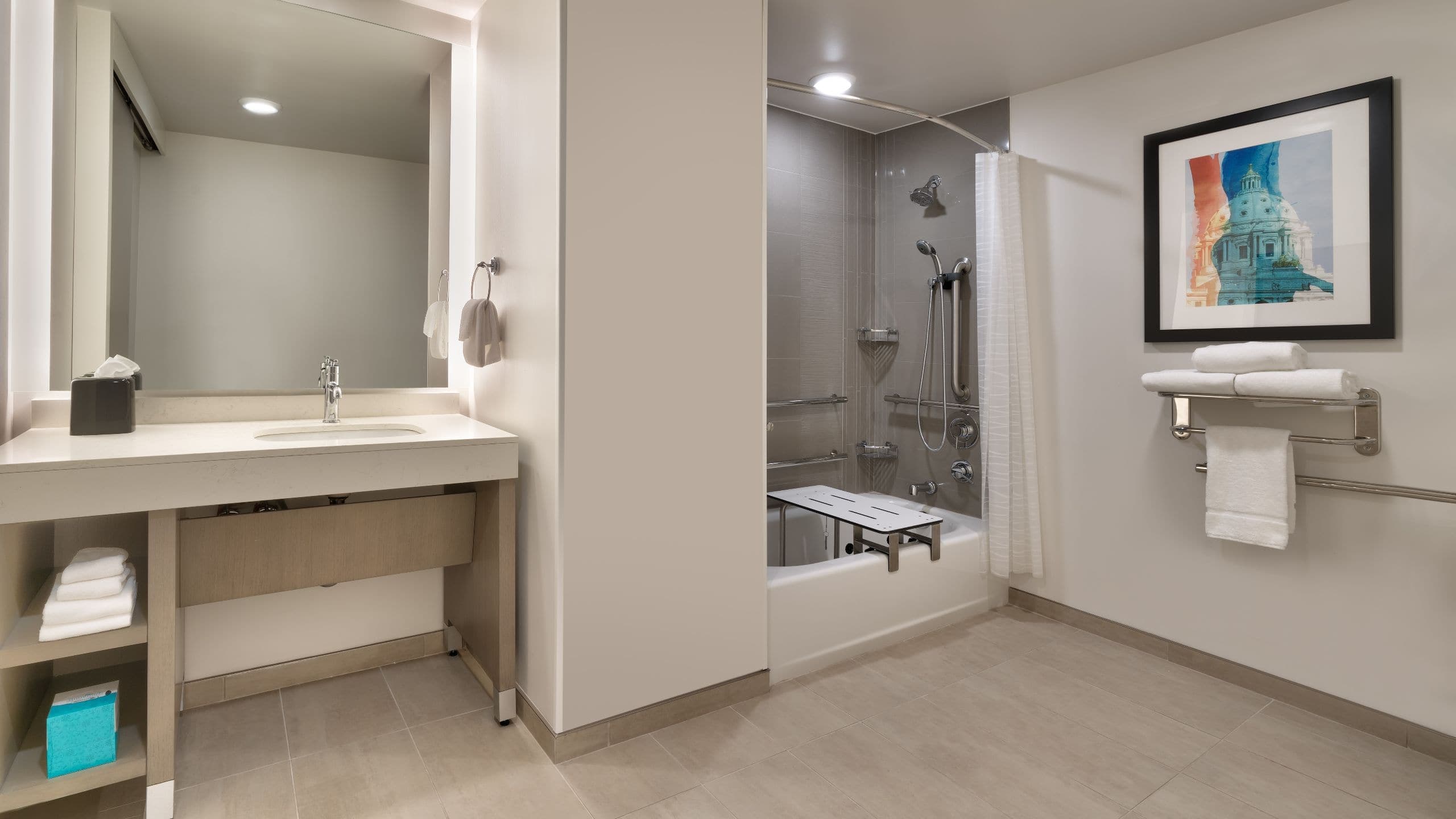 Accessible One Bedroom Kitchen Suite/Tub | King Bed (Plus Sofa Bed) - Image 5