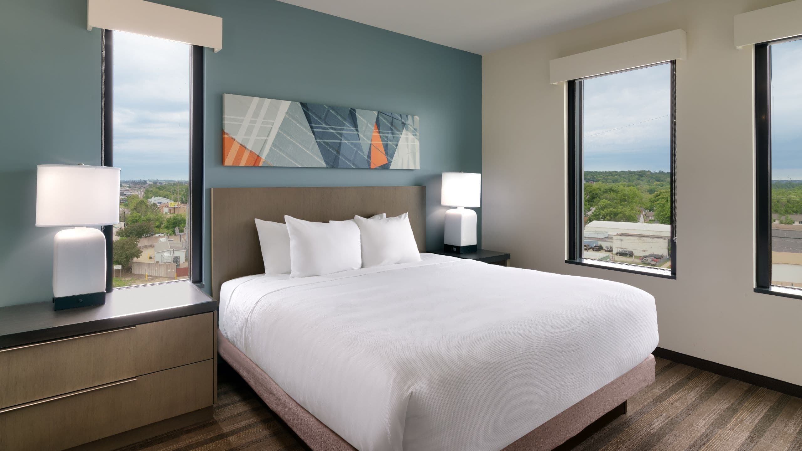 One Bedroom Kitchen Suite King Bed (Plus Sofa Bed) - Image 1