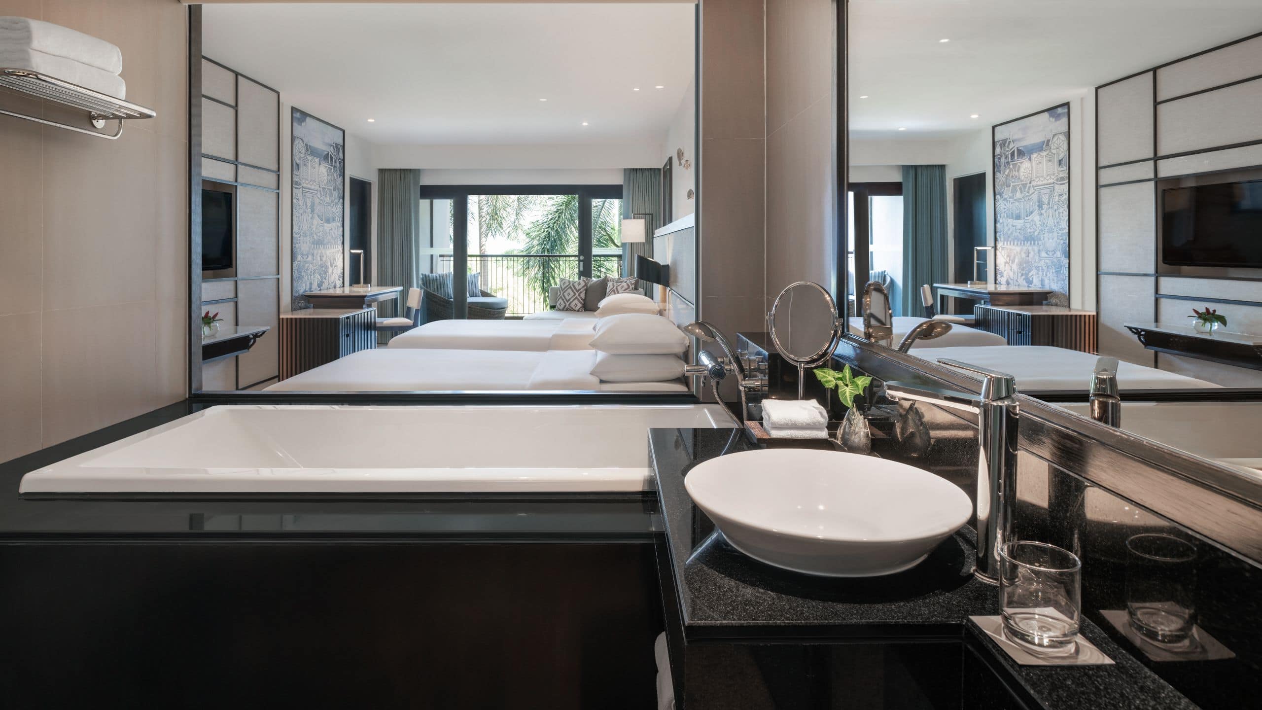 2 Twin Beds - Image 4