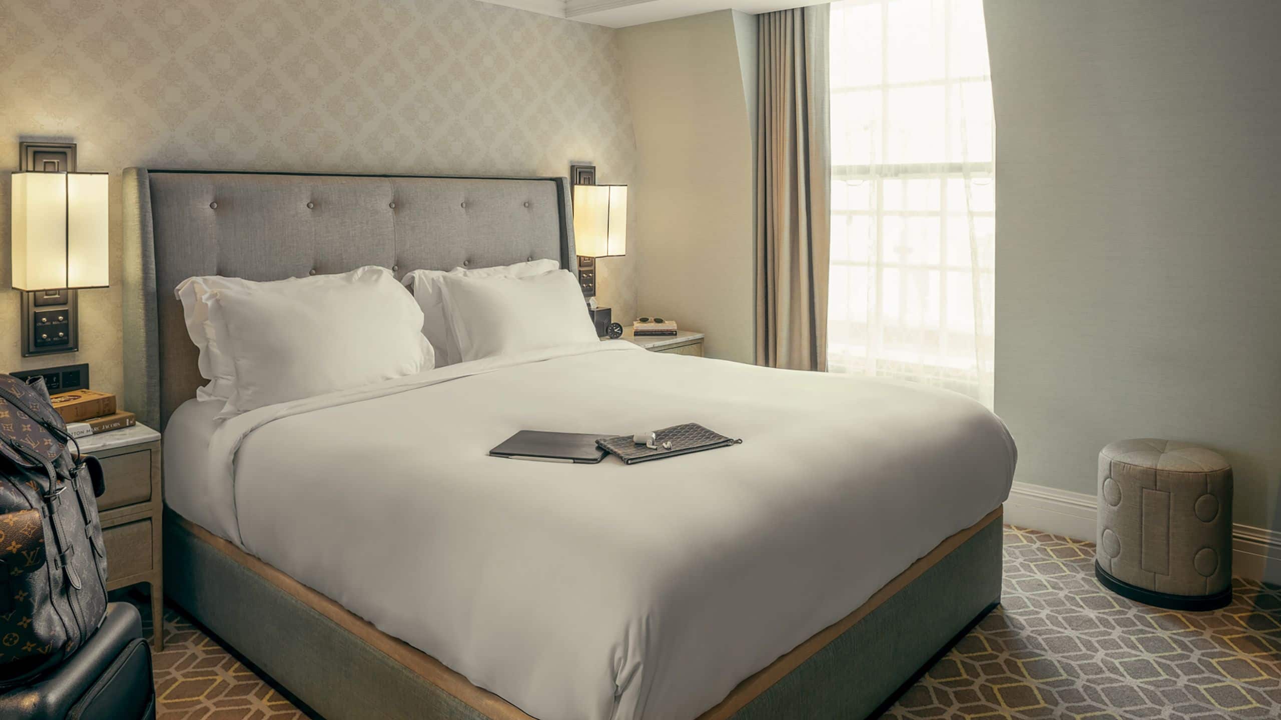 1 King Bed - Image 7