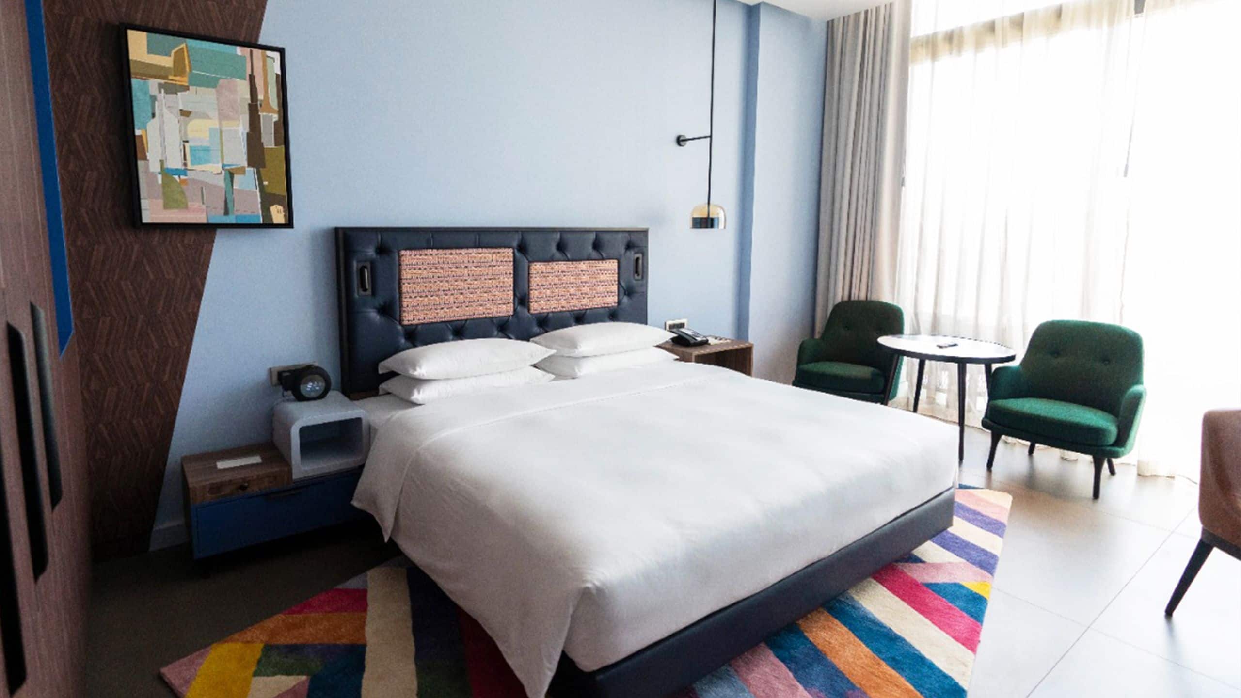 1 King Bed - Image 3