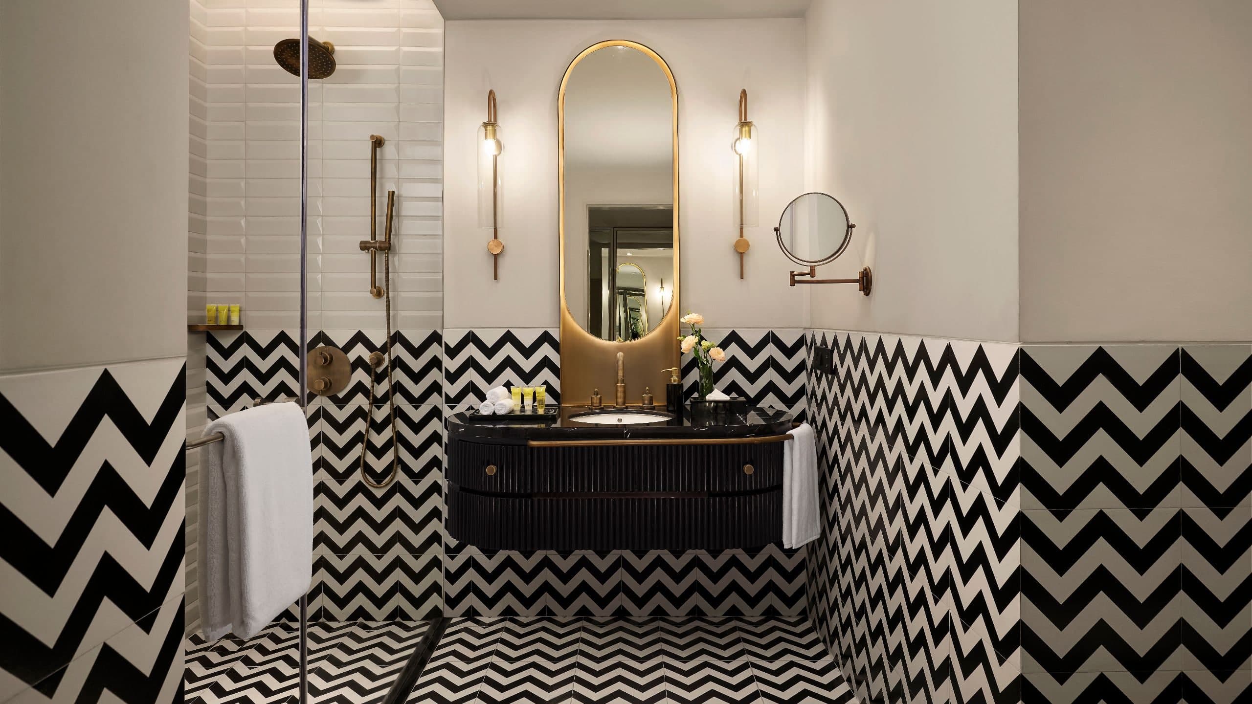 2 Twin Beds - Image 5