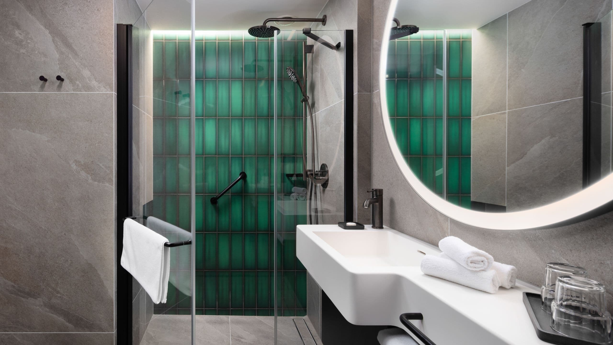 2 Twin Beds - Image 6