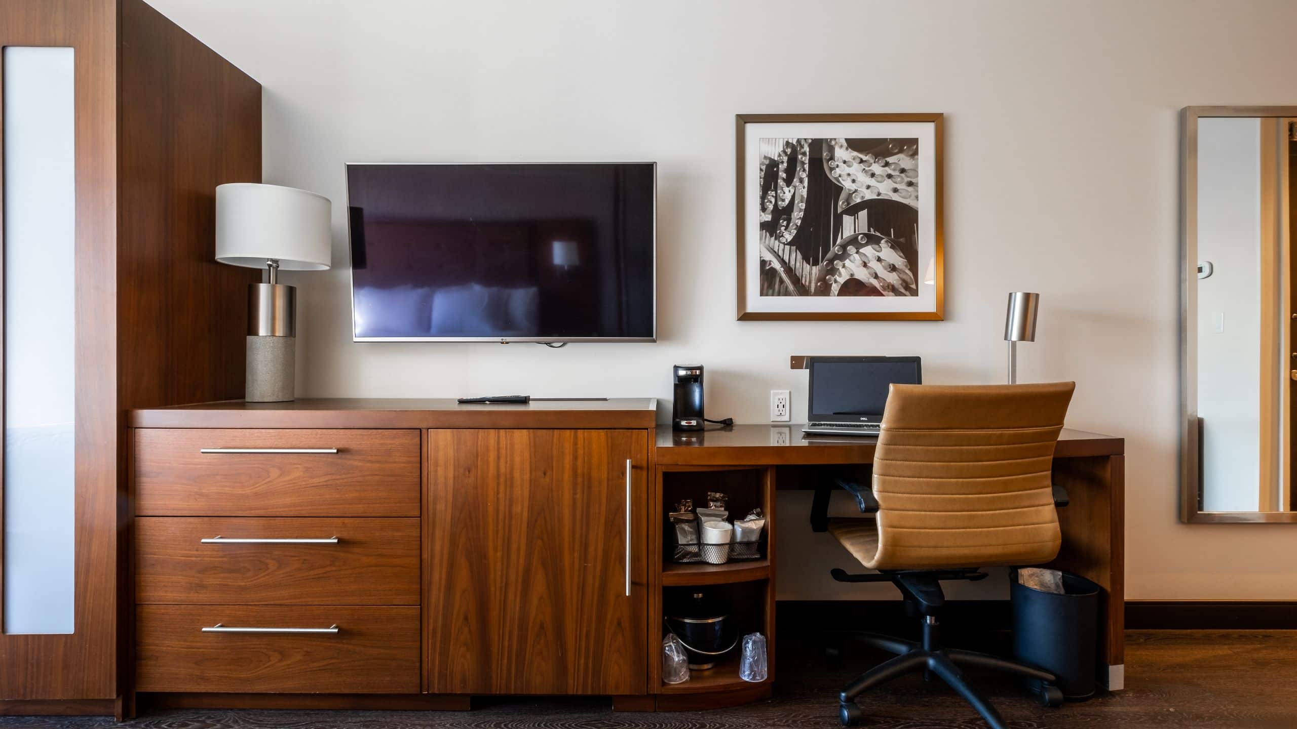 Hyatt Place Las Vegas at Silverton Village - Image 5