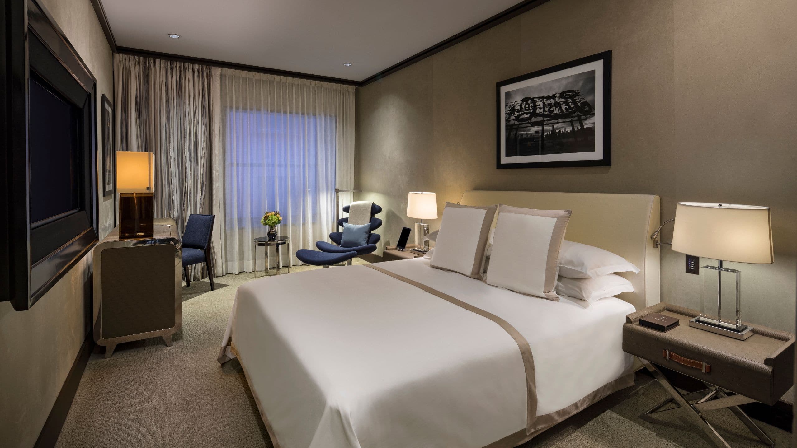 One King Superior Room - Image 1