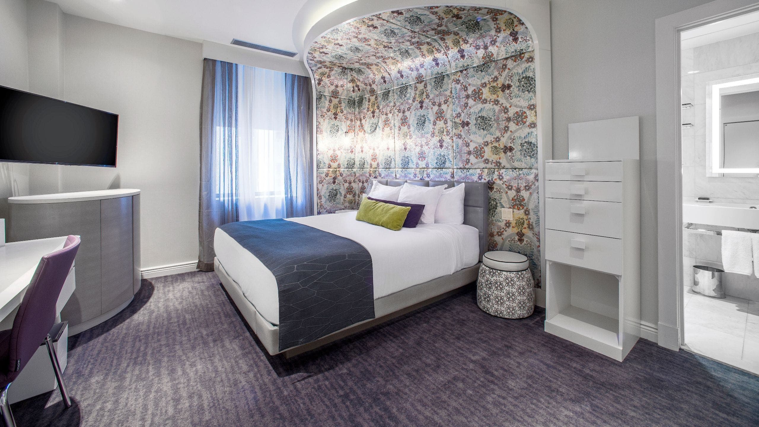 1 Queen Bed Accessible Roll in Shower Bronze - Image 1