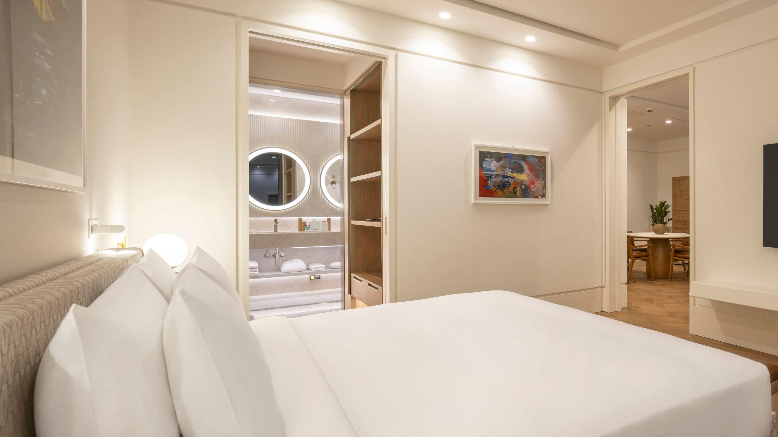 Grand Suite with balcony - Image 5