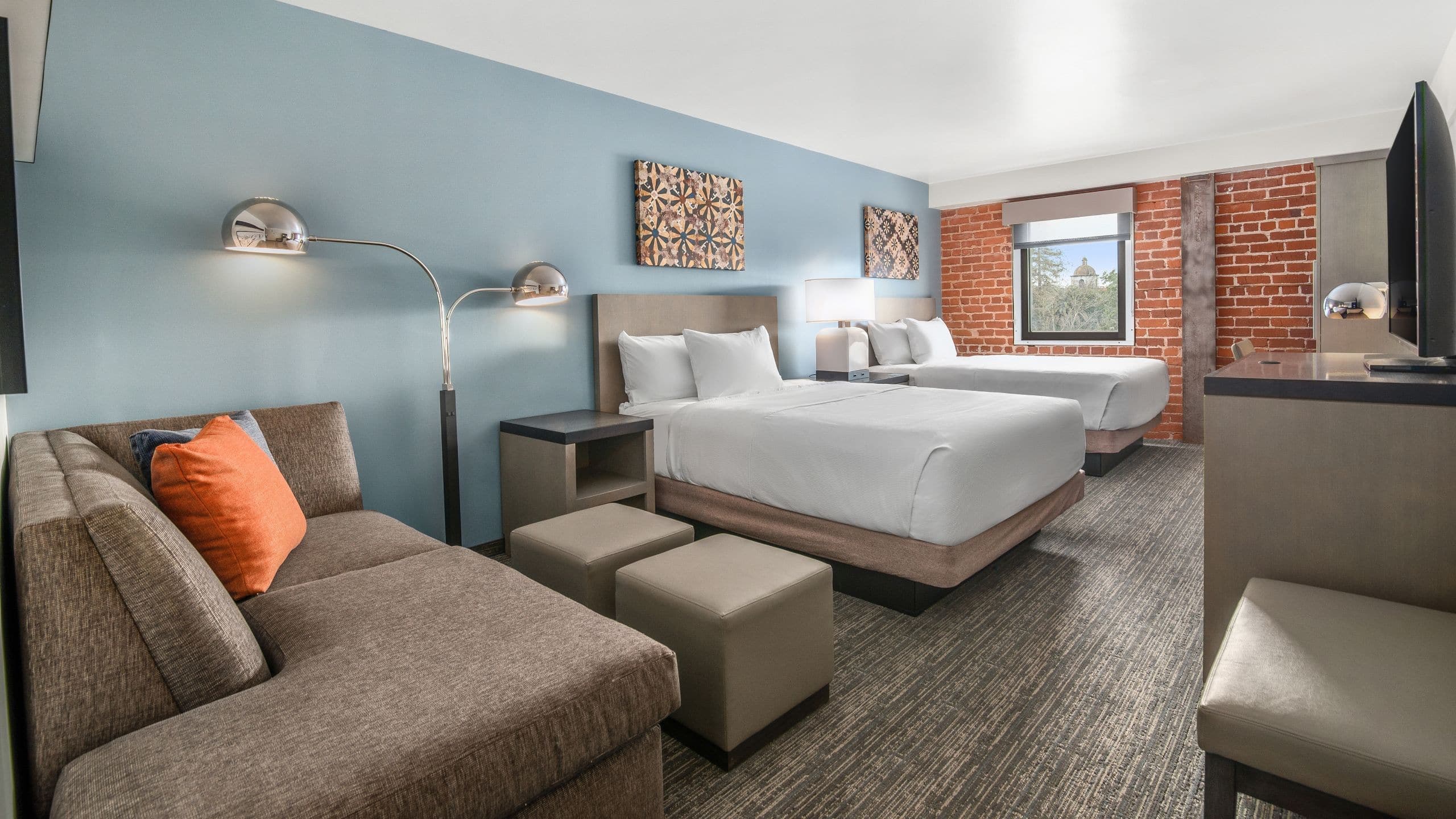 Accessible | Two Queen Beds/Roll-In Shower - Image 2