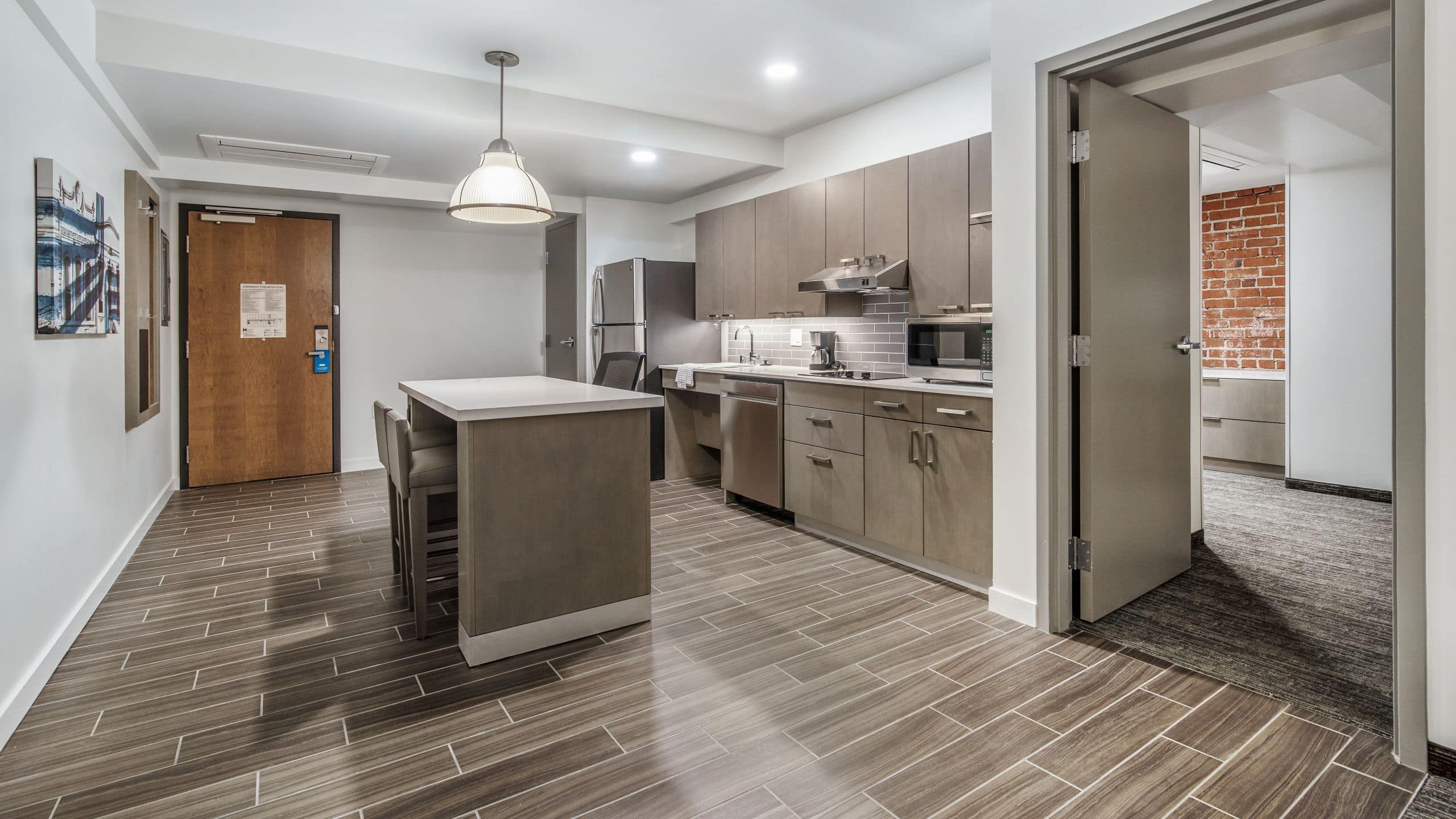 Accessible | One Bedroom Kitchen Suite/Roll-In Shower | King Bed - Image 1