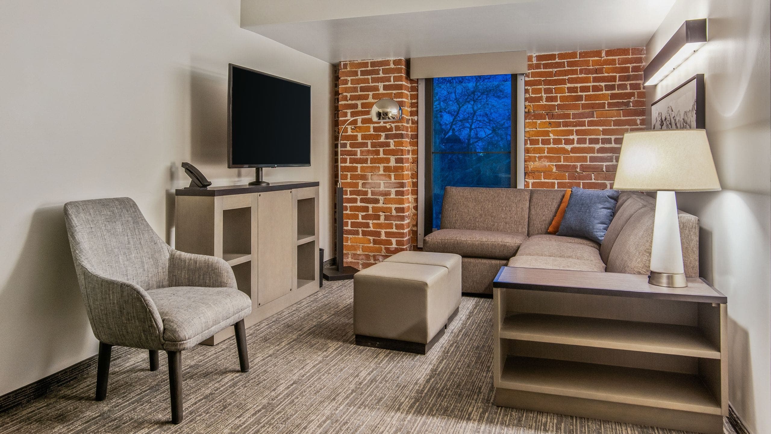 Accessible | One Bedroom Kitchen Suite/Roll-In Shower | King Bed - Image 3