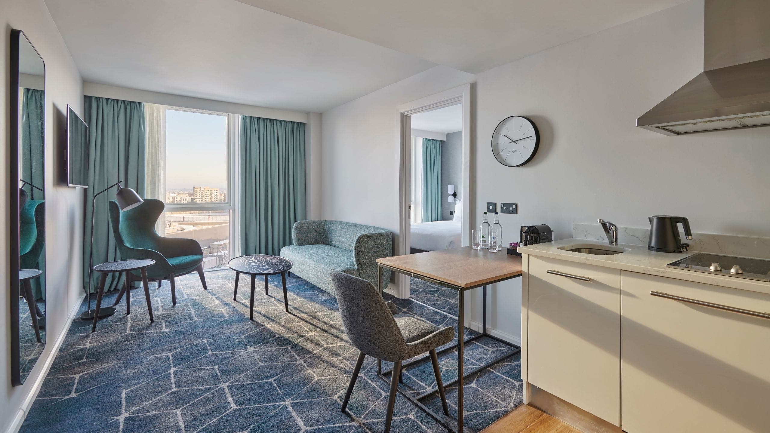 1 King Bed Suite - Image 3