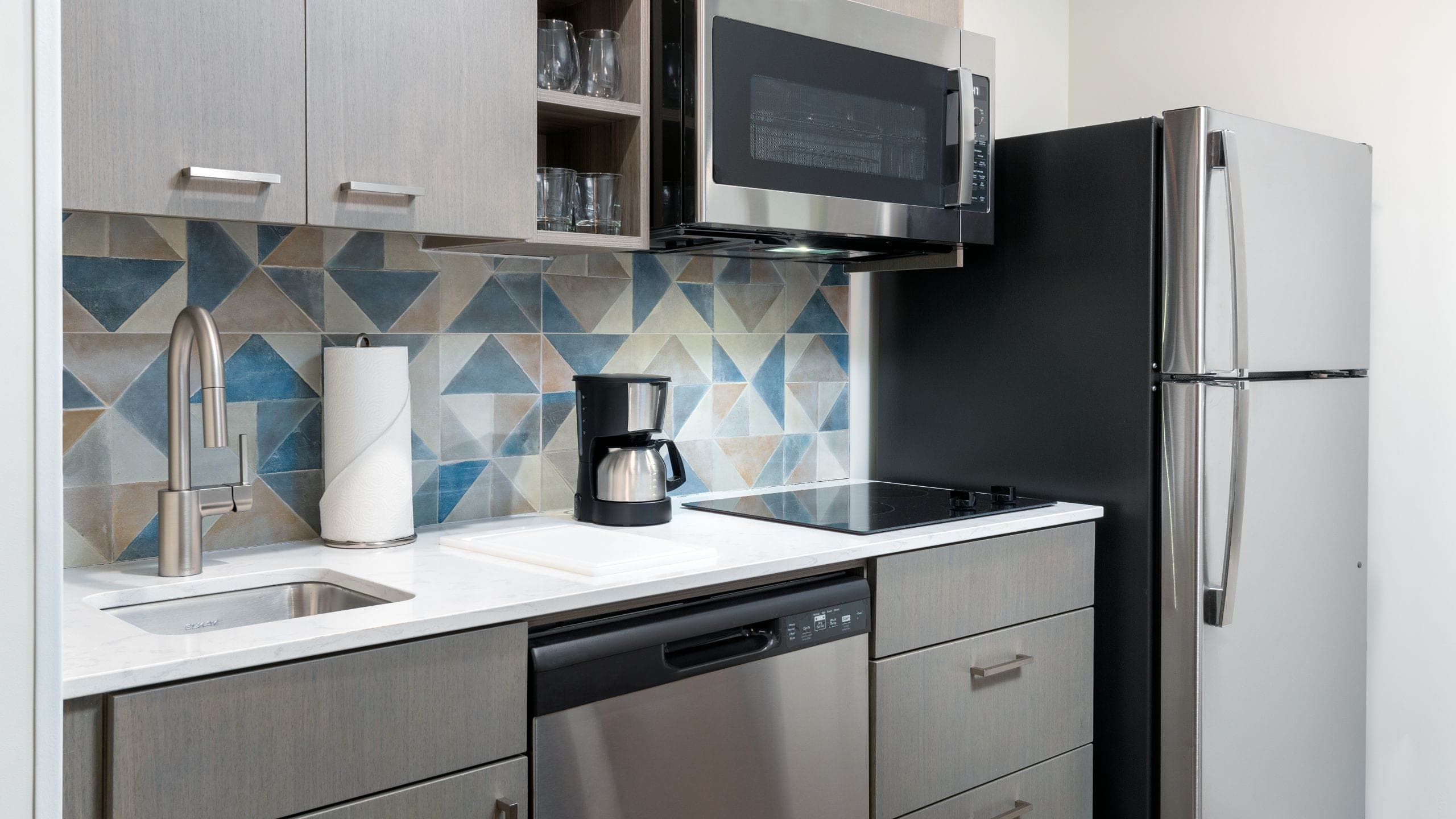 One Bedroom Kitchen Suite | King Bed (Plus Sofa Bed) - Image 3