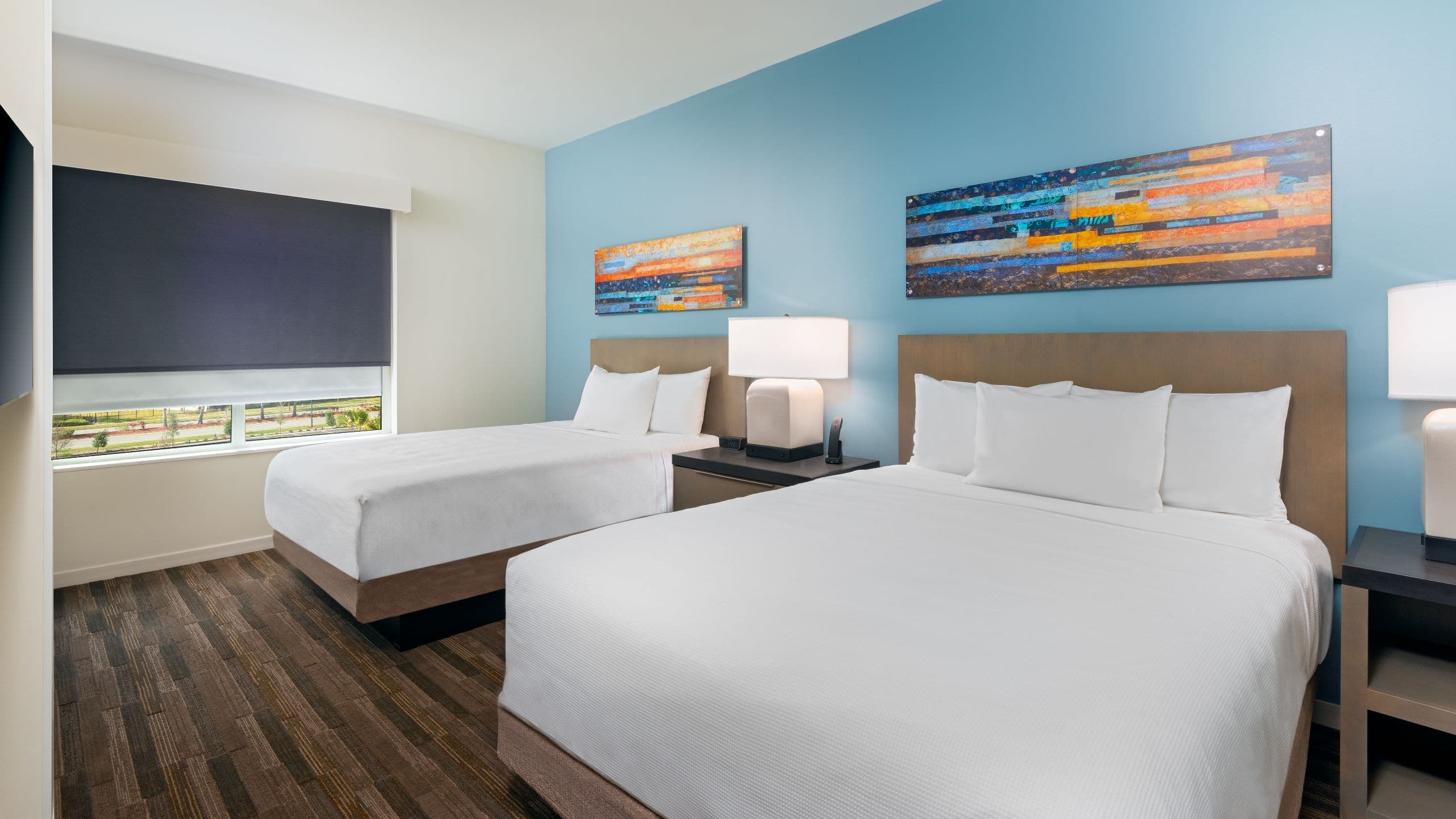 One Bedroom Kitchen Suite | Two Queen Beds (Plus Sofa Bed) - Image 2