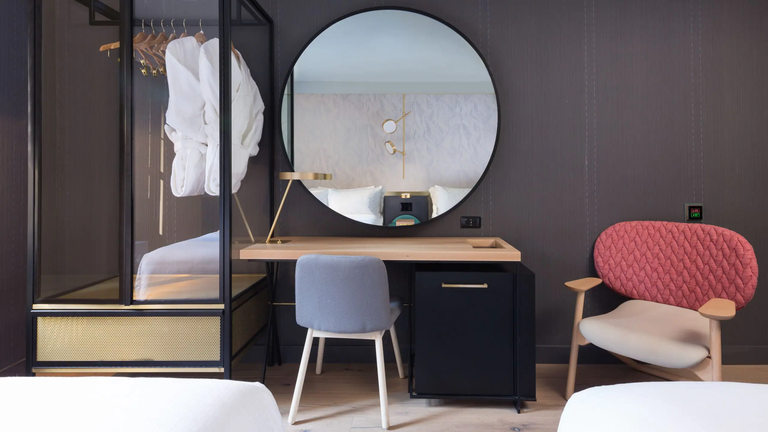 2 Double Beds - Image 2