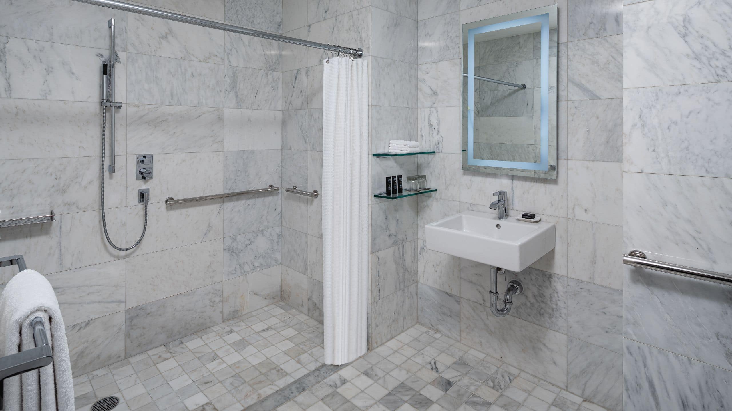 1 Queen Bed Accessible Roll in Shower Bronze - Image 3