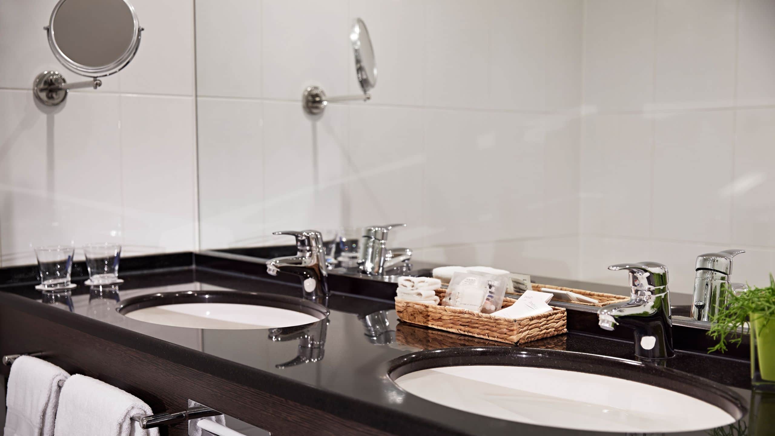 1 Bedroom Suite - Image 3