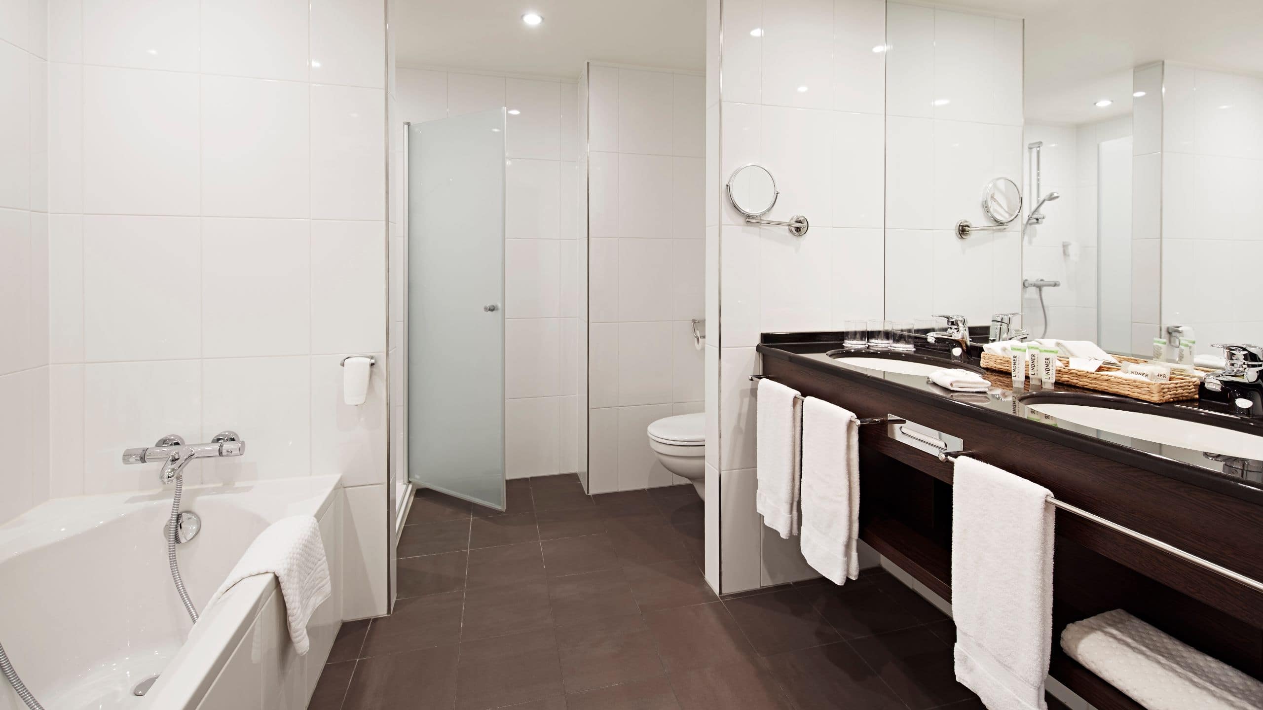 1 King Bed - Image 3