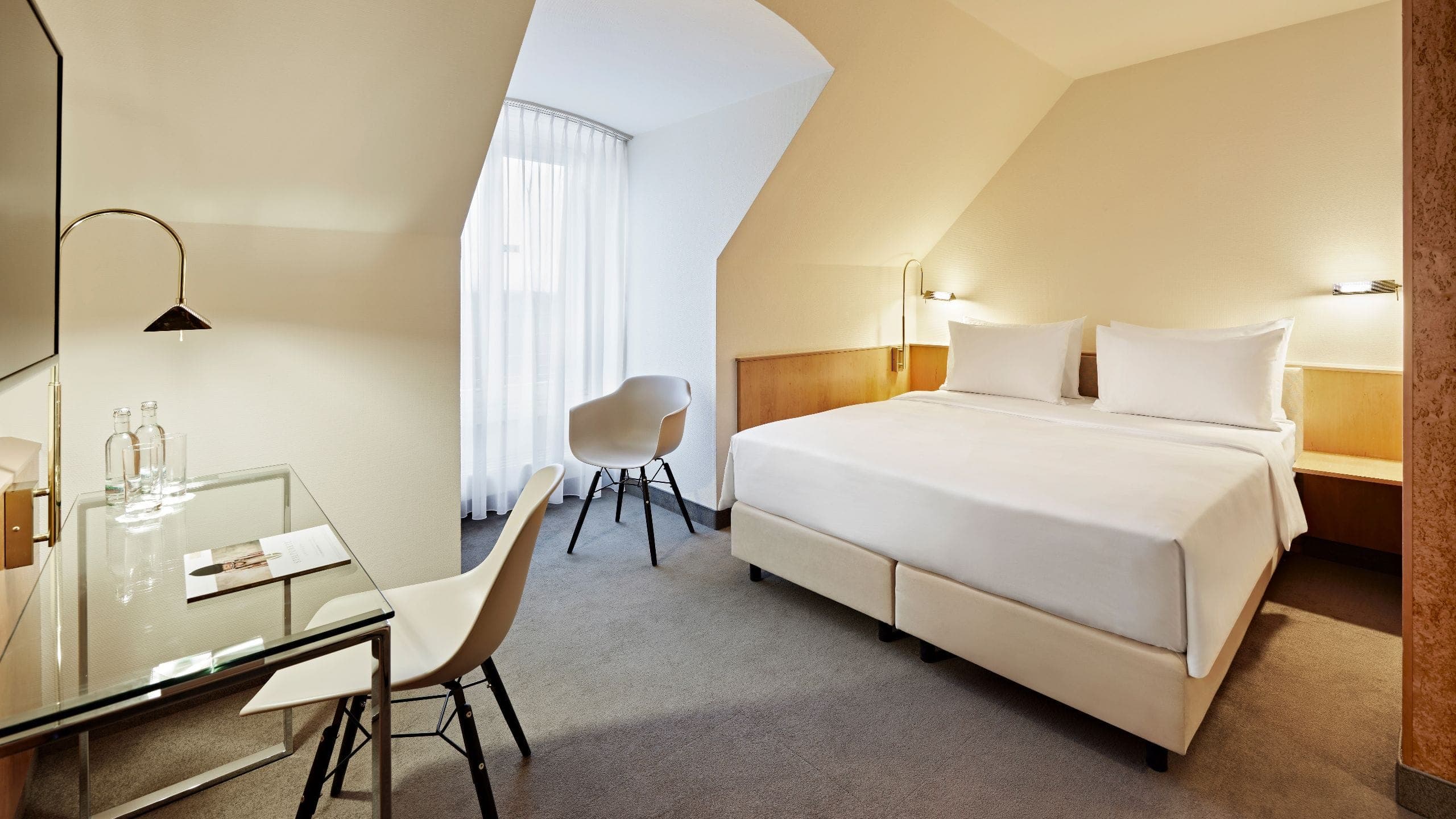 1 Queen Bed - Image 1
