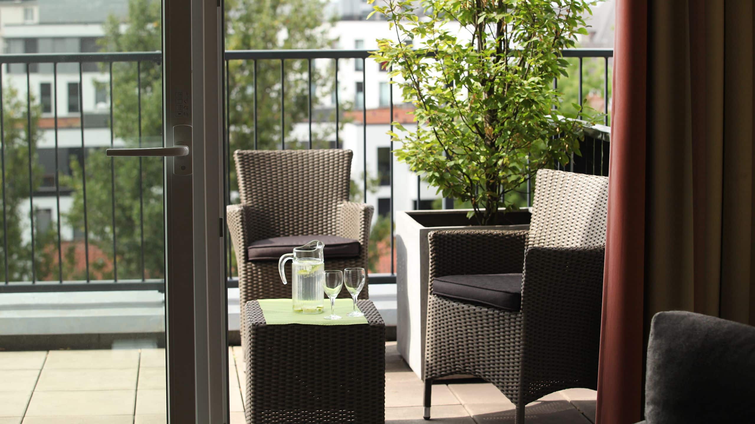 Balcony Suite - Image 5