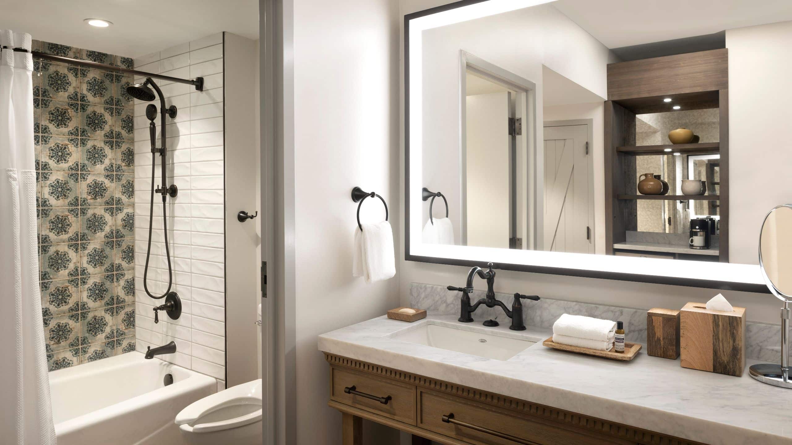 2 Queen Beds - Image 4