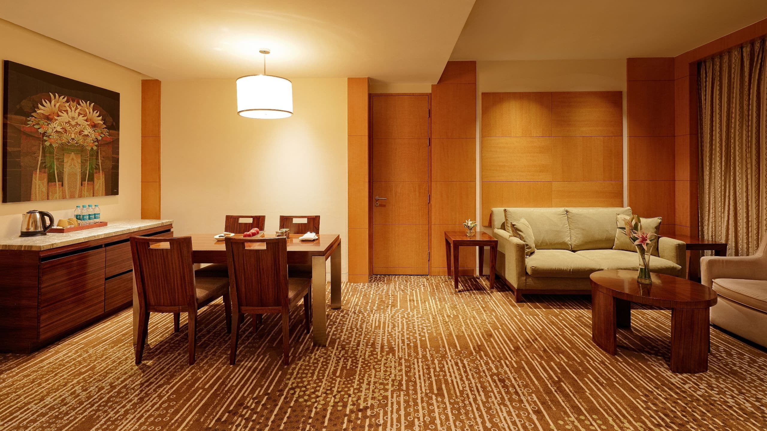 Regency Suite - Image 1