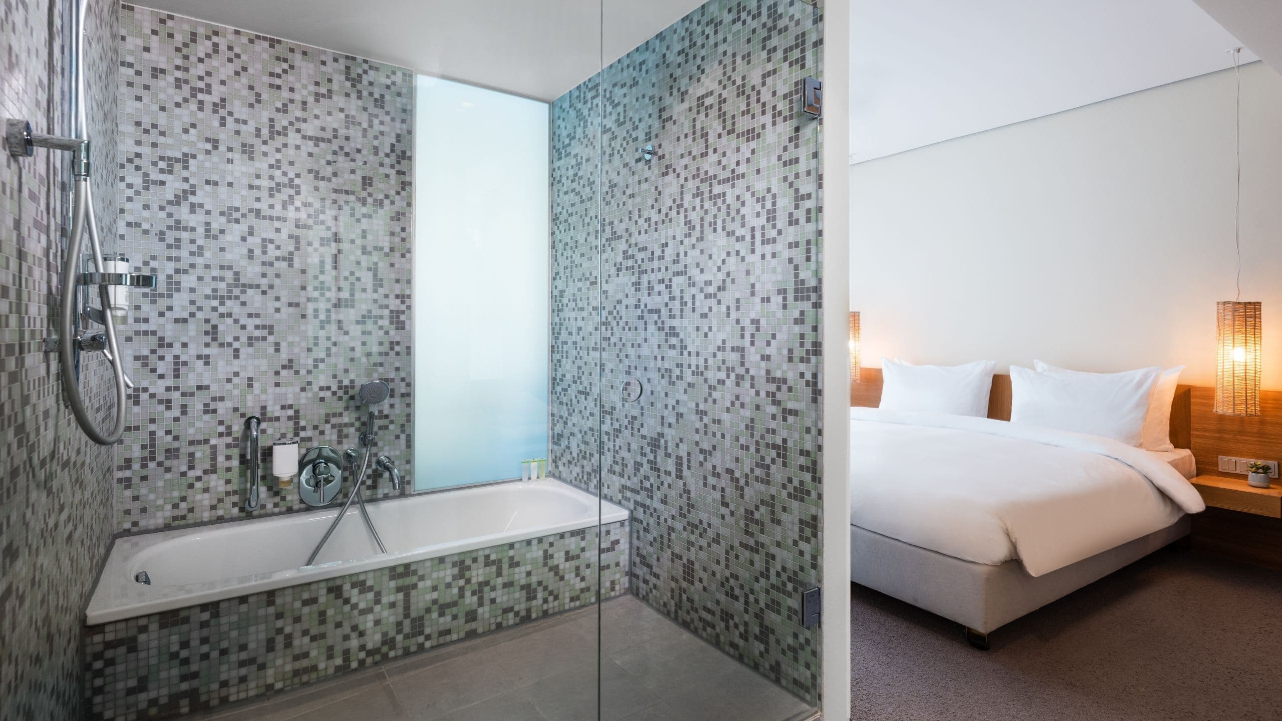 1 Bedroom Suite - Image 2