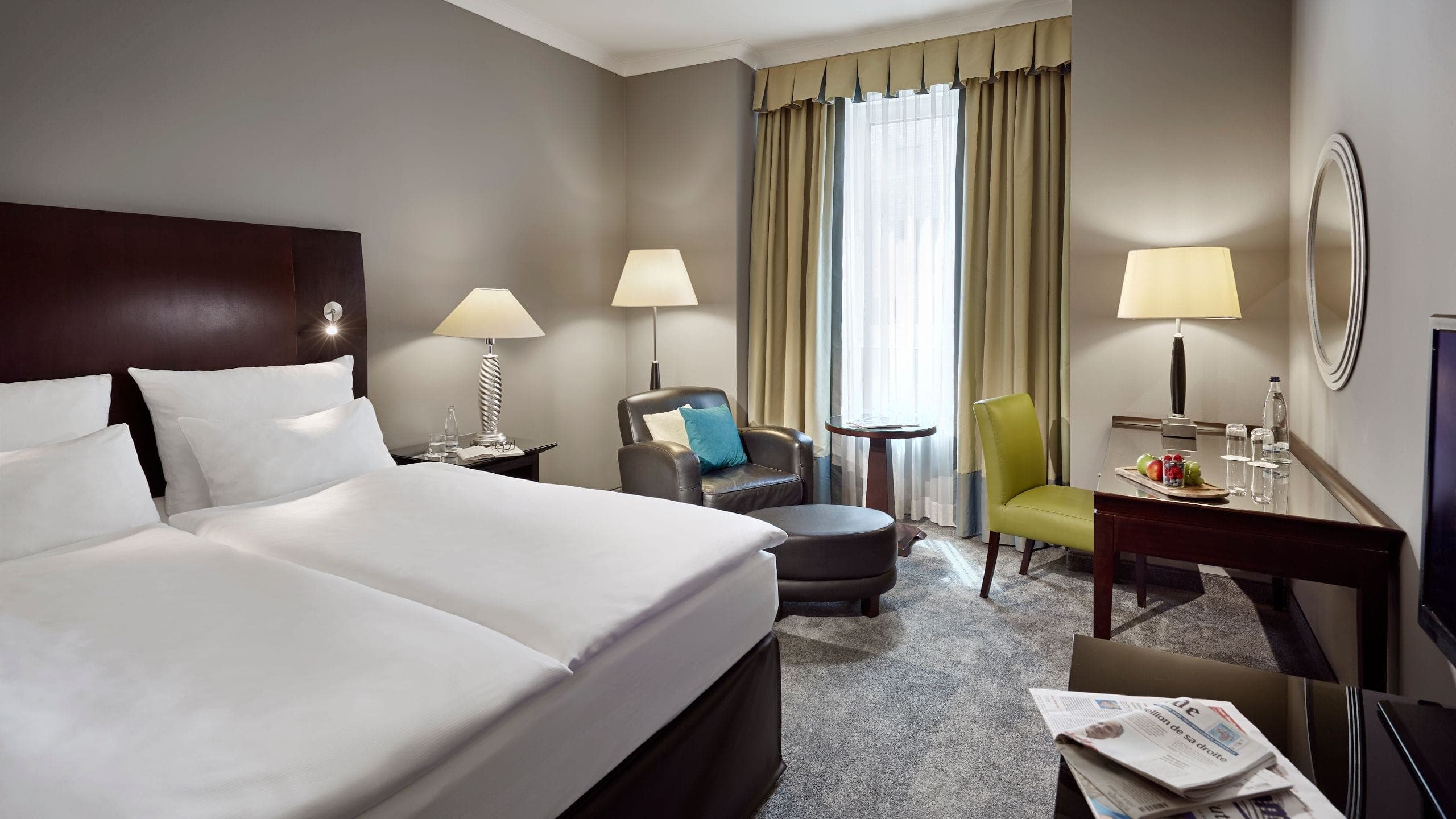1 King Bed - Image 5