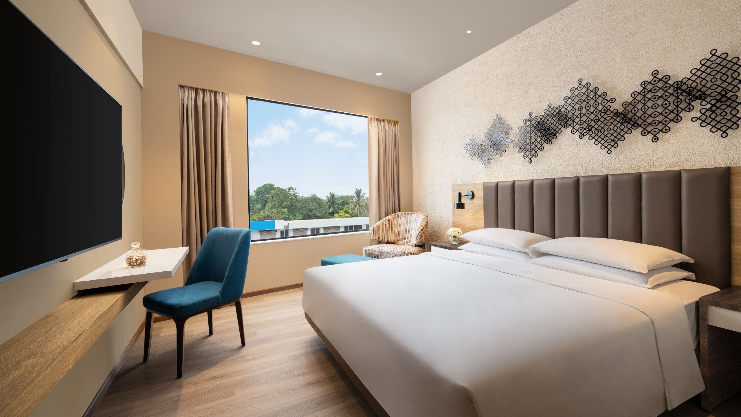 1 King Bed - Image 1