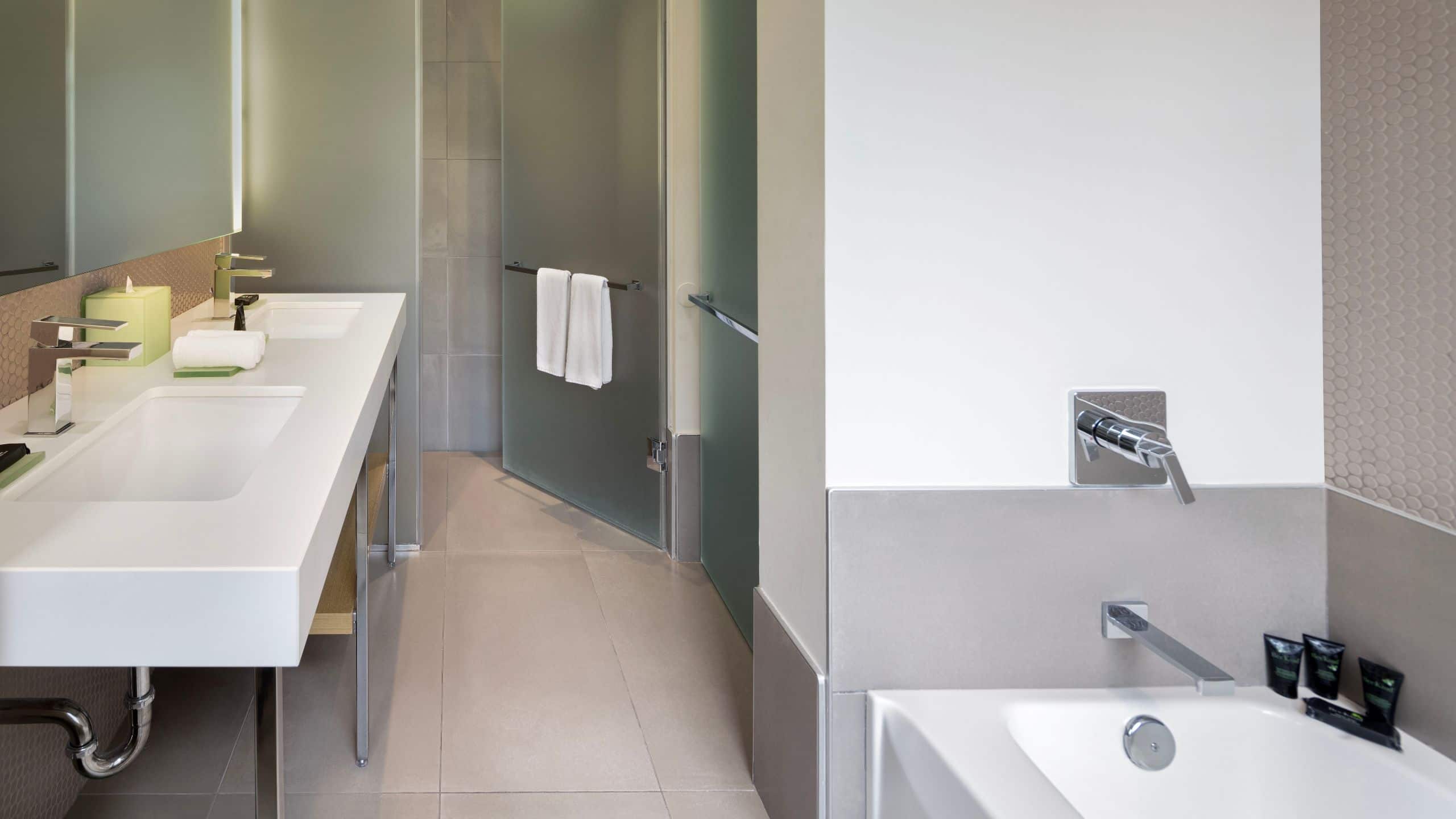 Hyatt Suite - Image 3