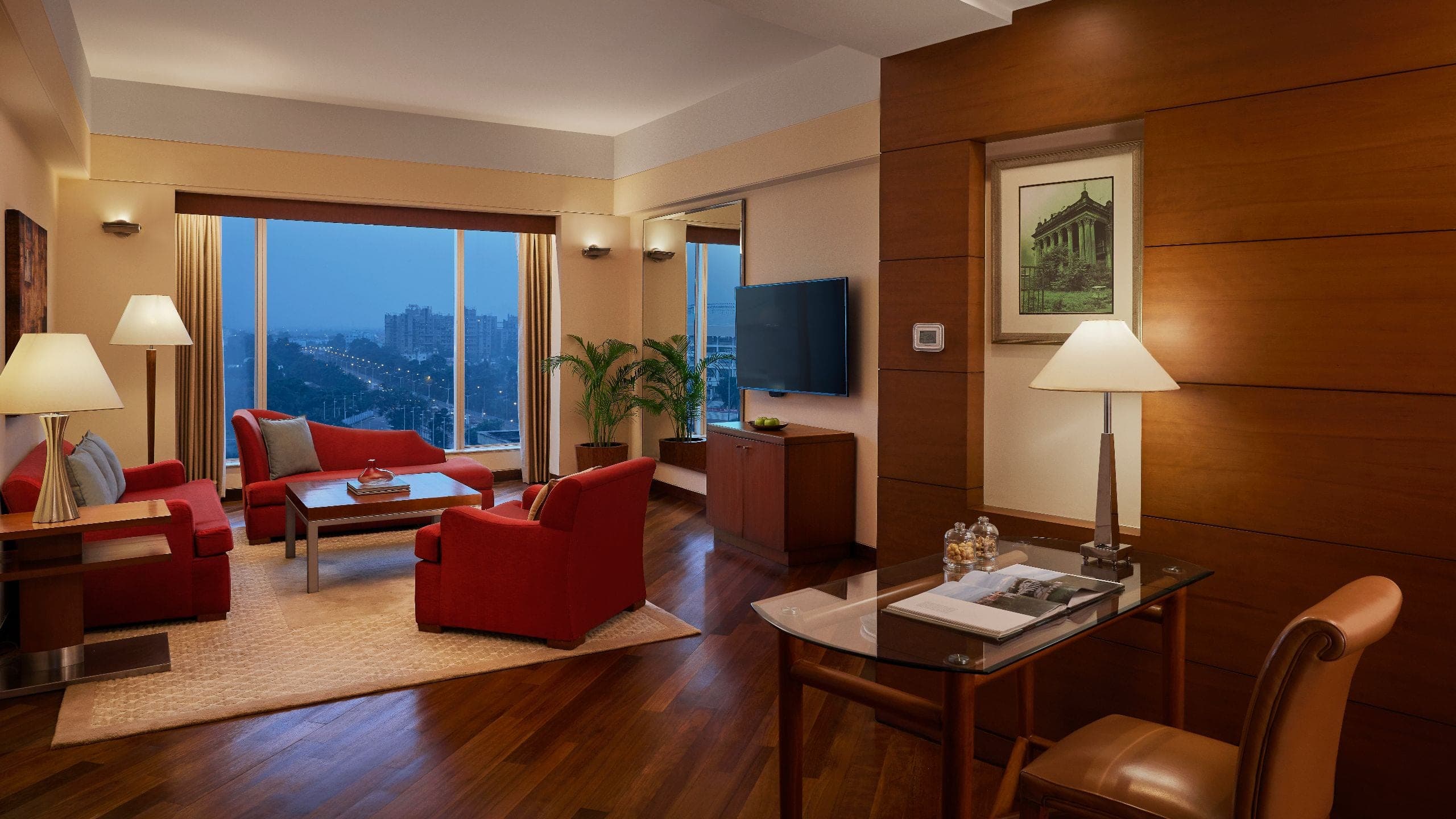 Regency Suite, 1 King Bed, Club Access - Image 1