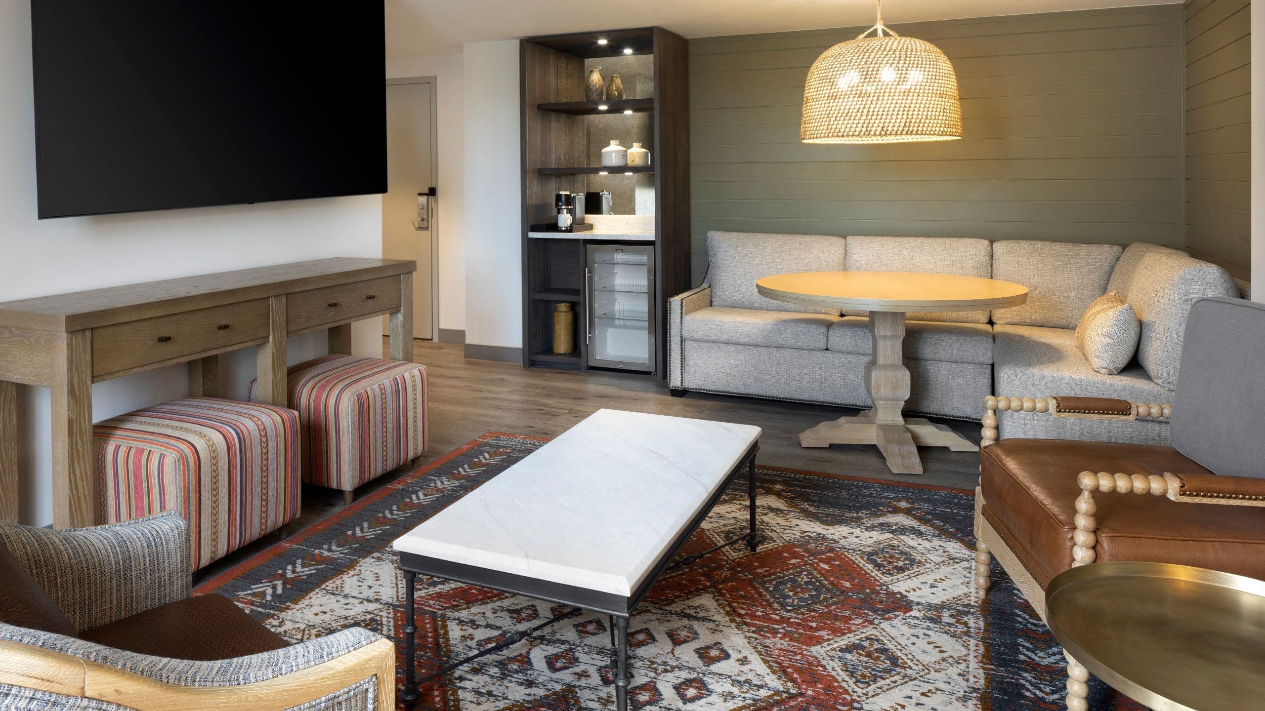 Hill Country Suite - Image 1