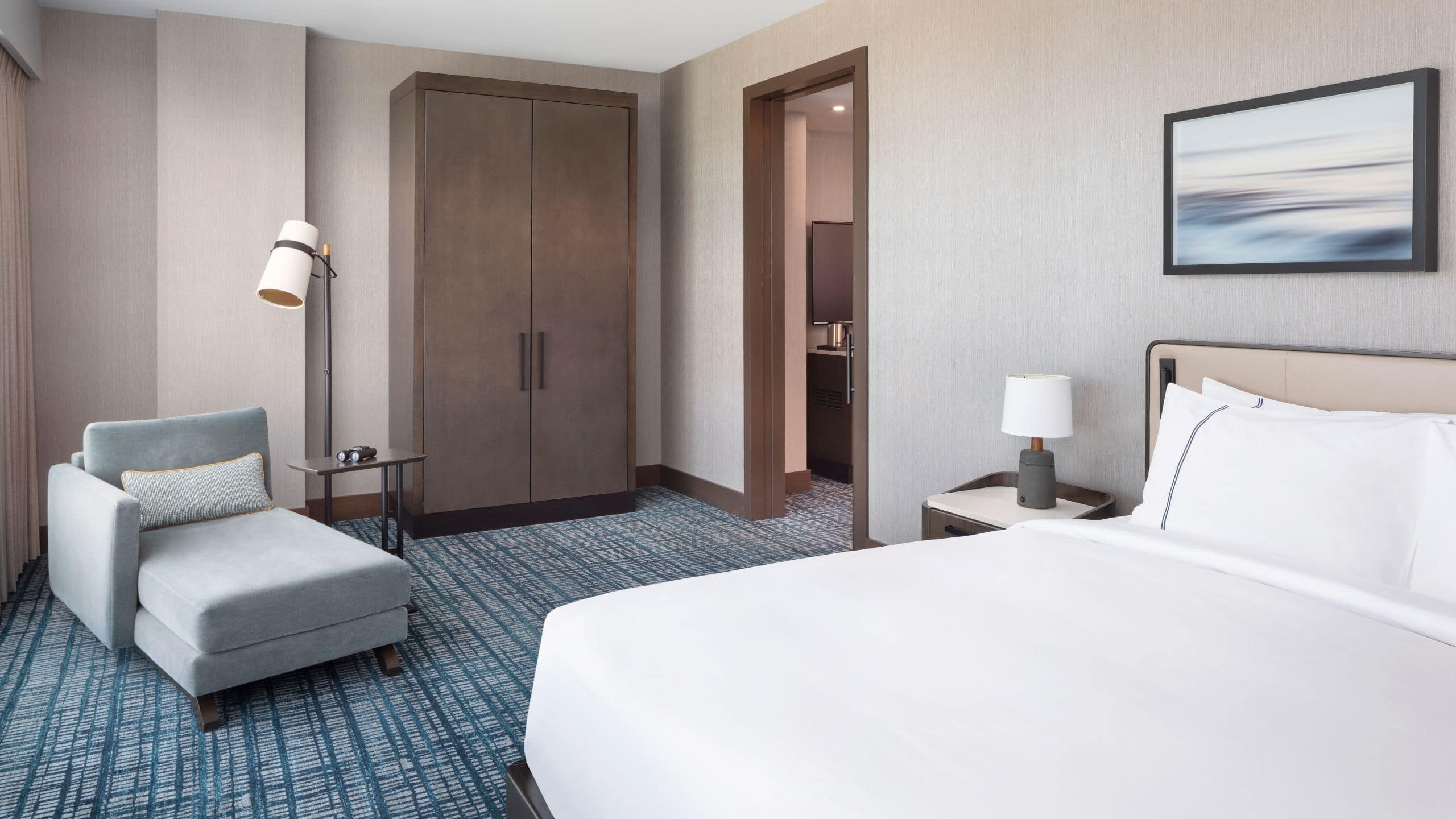 Accessible Corner Suite | King Bed / Roll-In Shower - Image 4