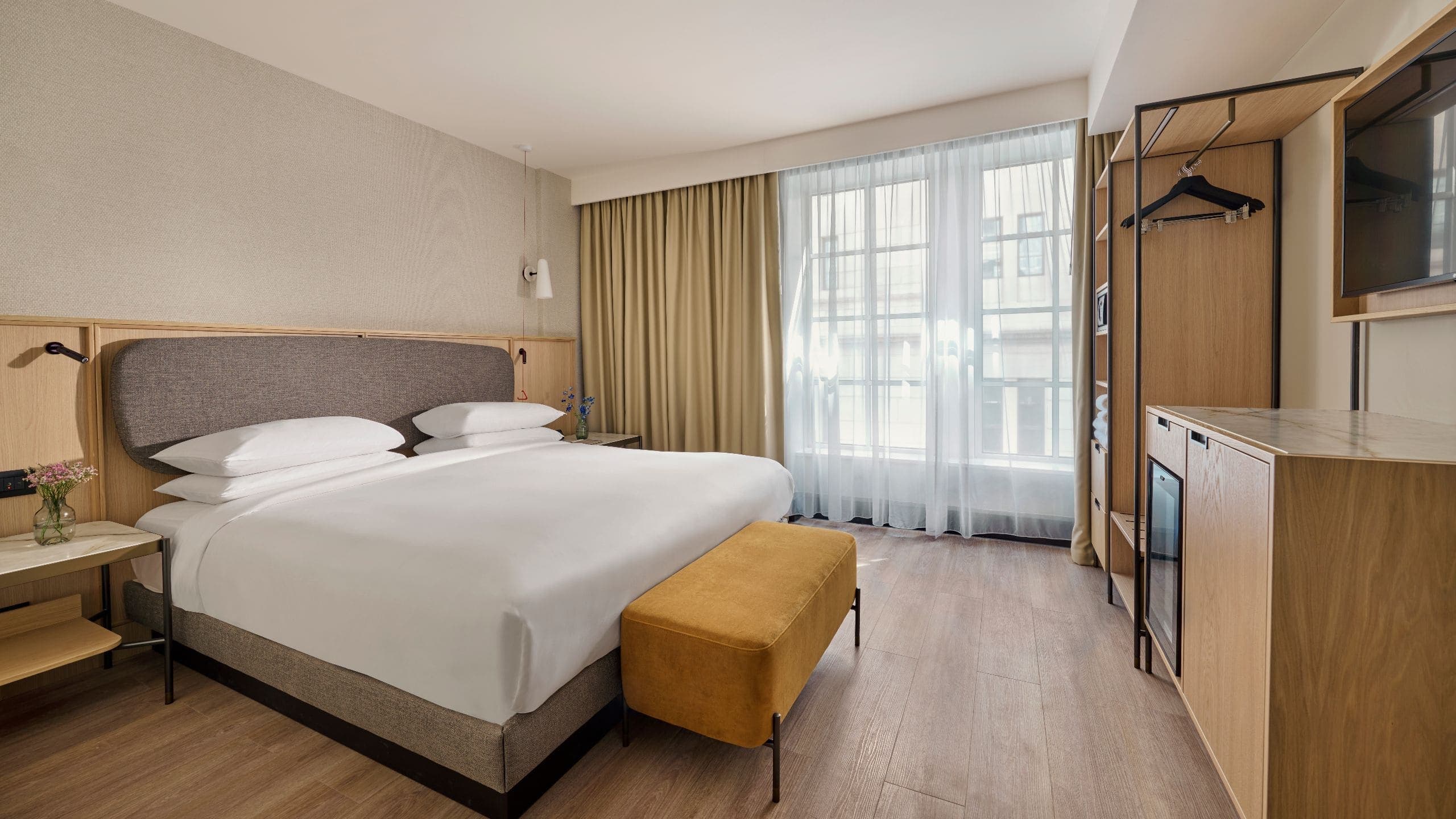 1 King Bed Accessible Shower - Image 1