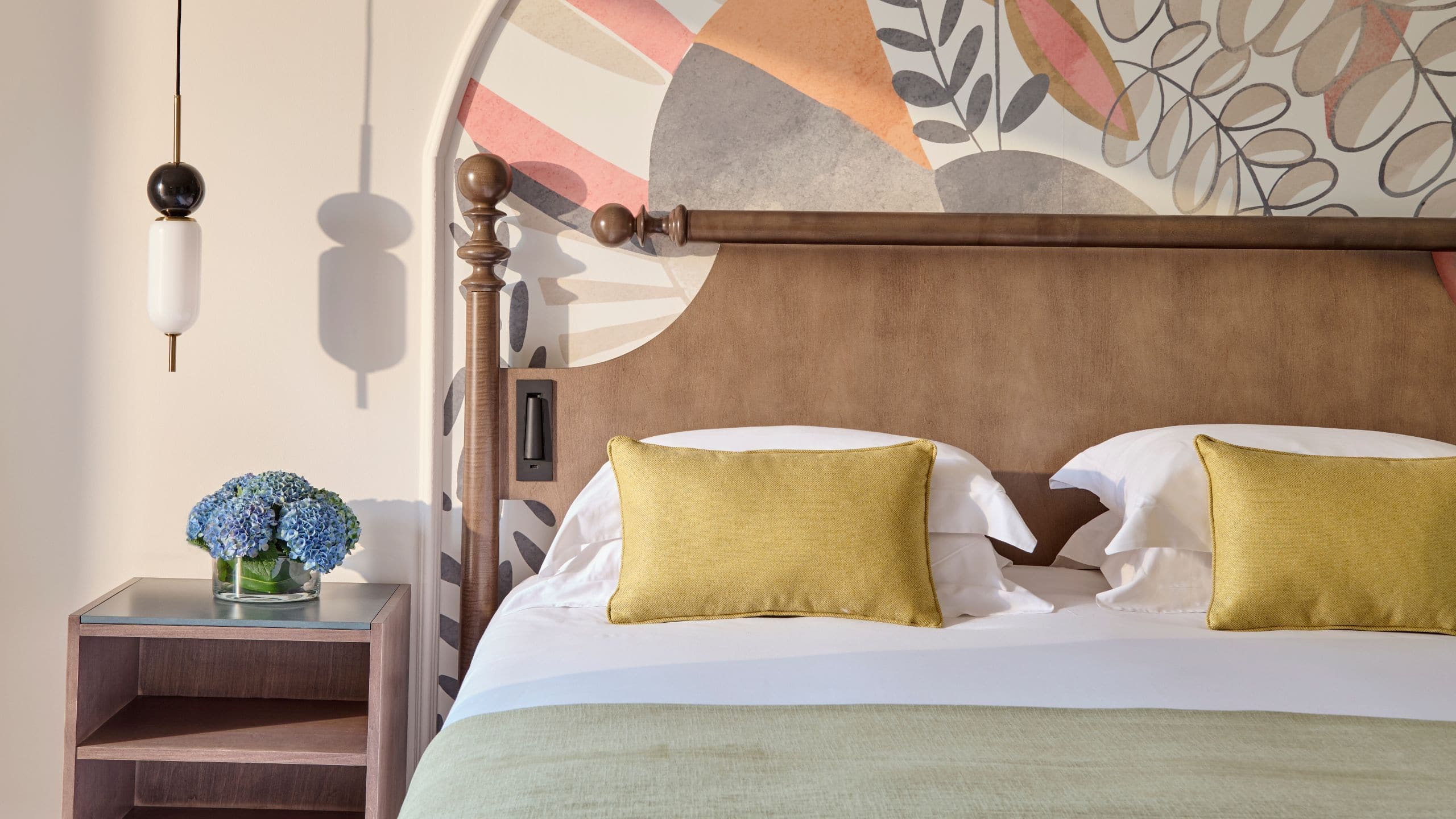 1 King Bed - Image 1