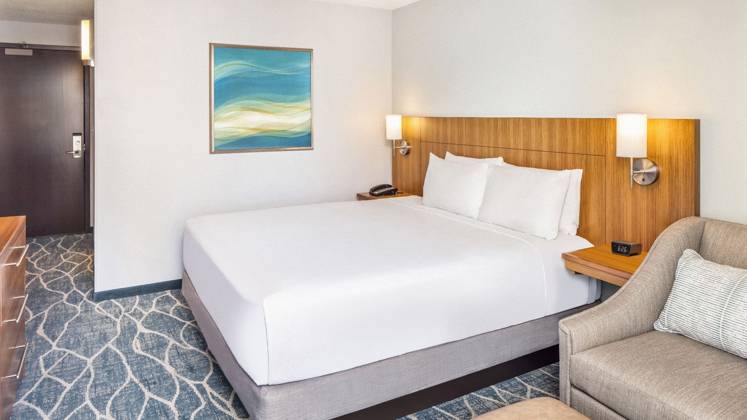 King Bed City View (with Sofa Bed) - Image 1