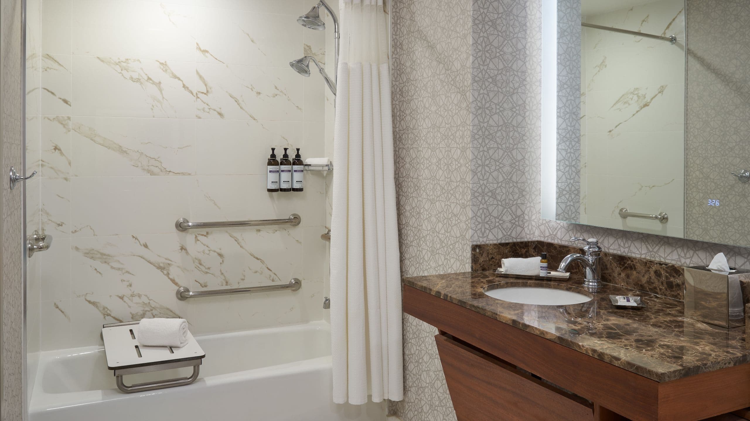 1 King Accessible Tub - Image 2