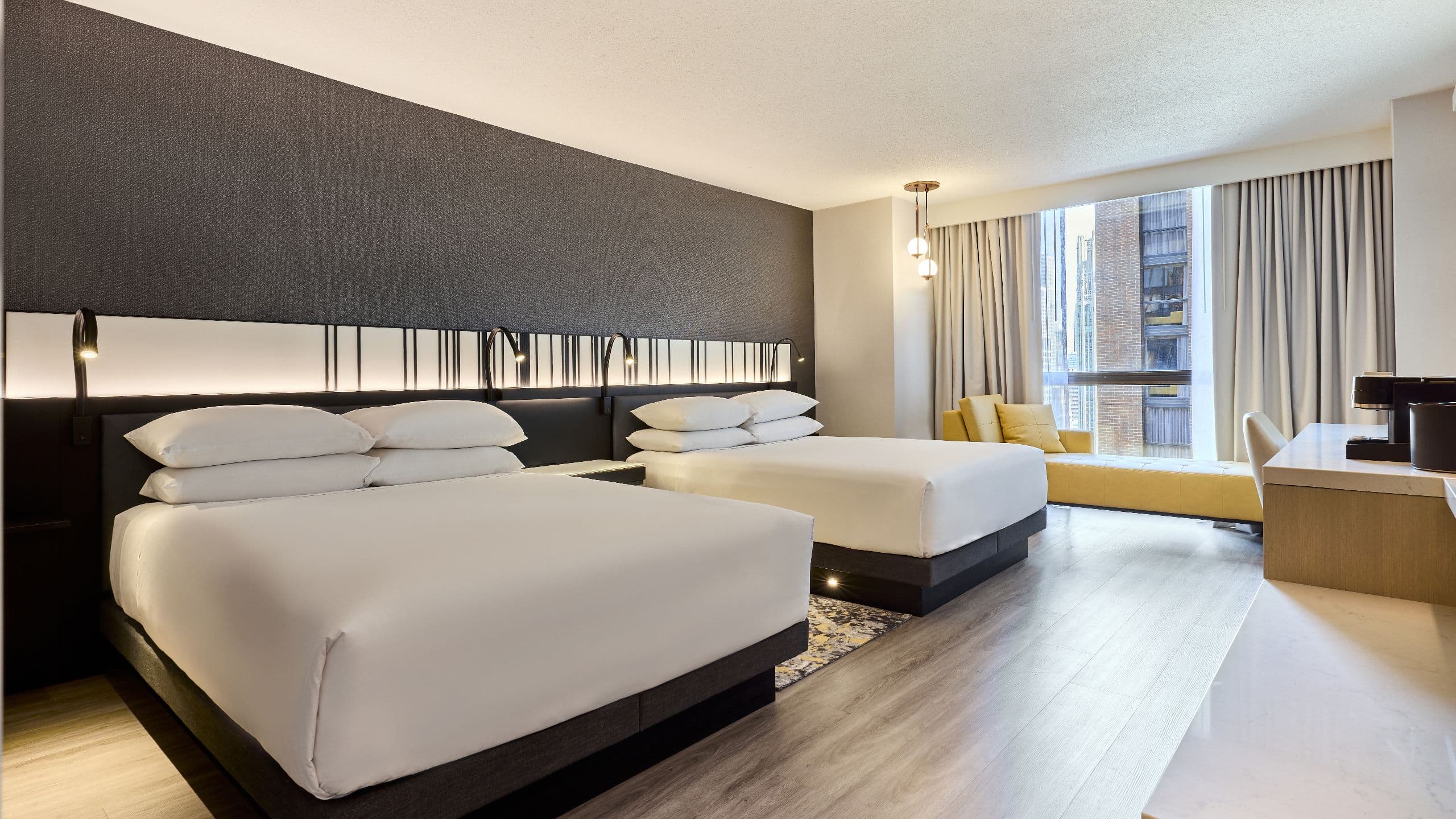 2 Queen Beds - Image 3
