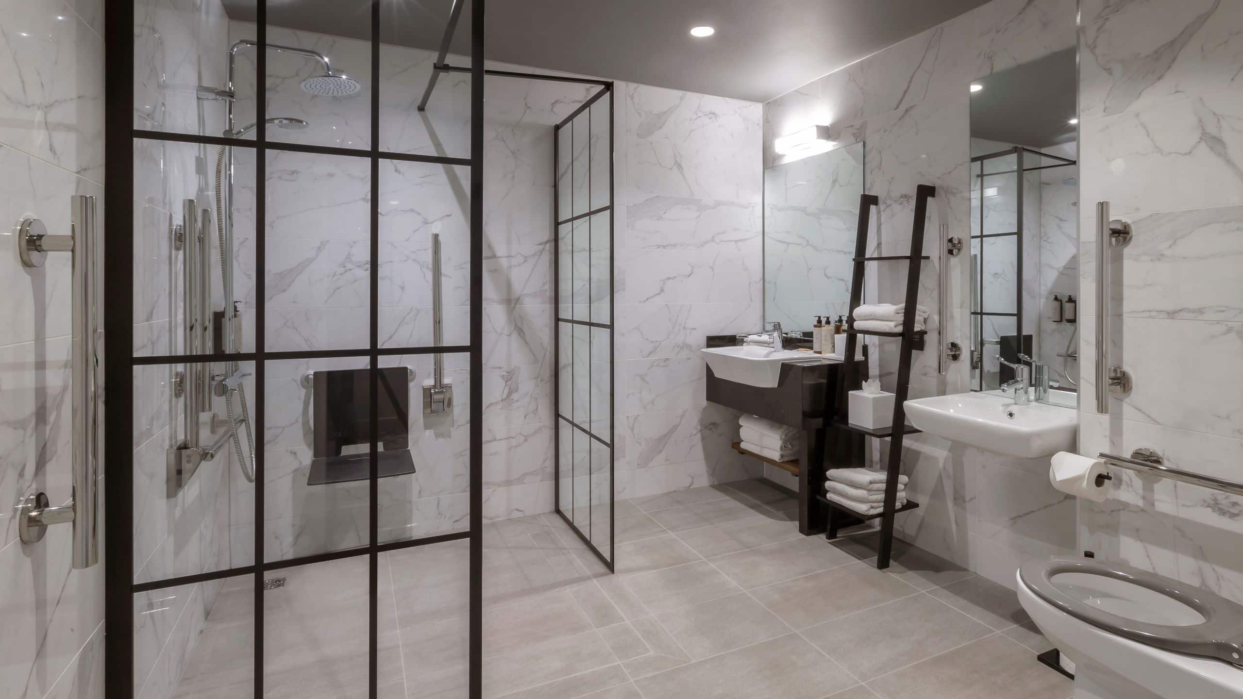 1 King Suite - Image 2