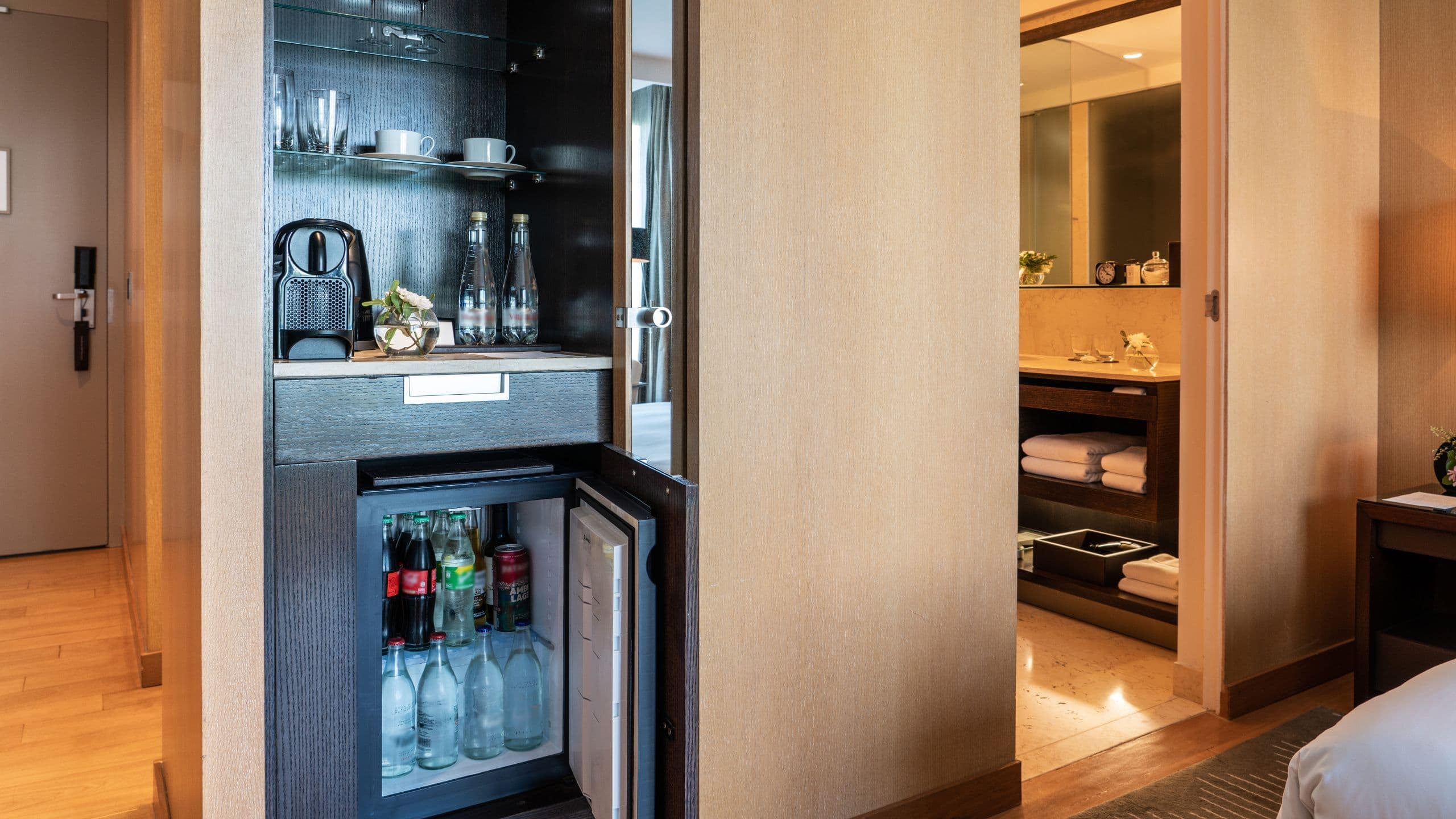 2 Twin Beds Deluxe - Image 2