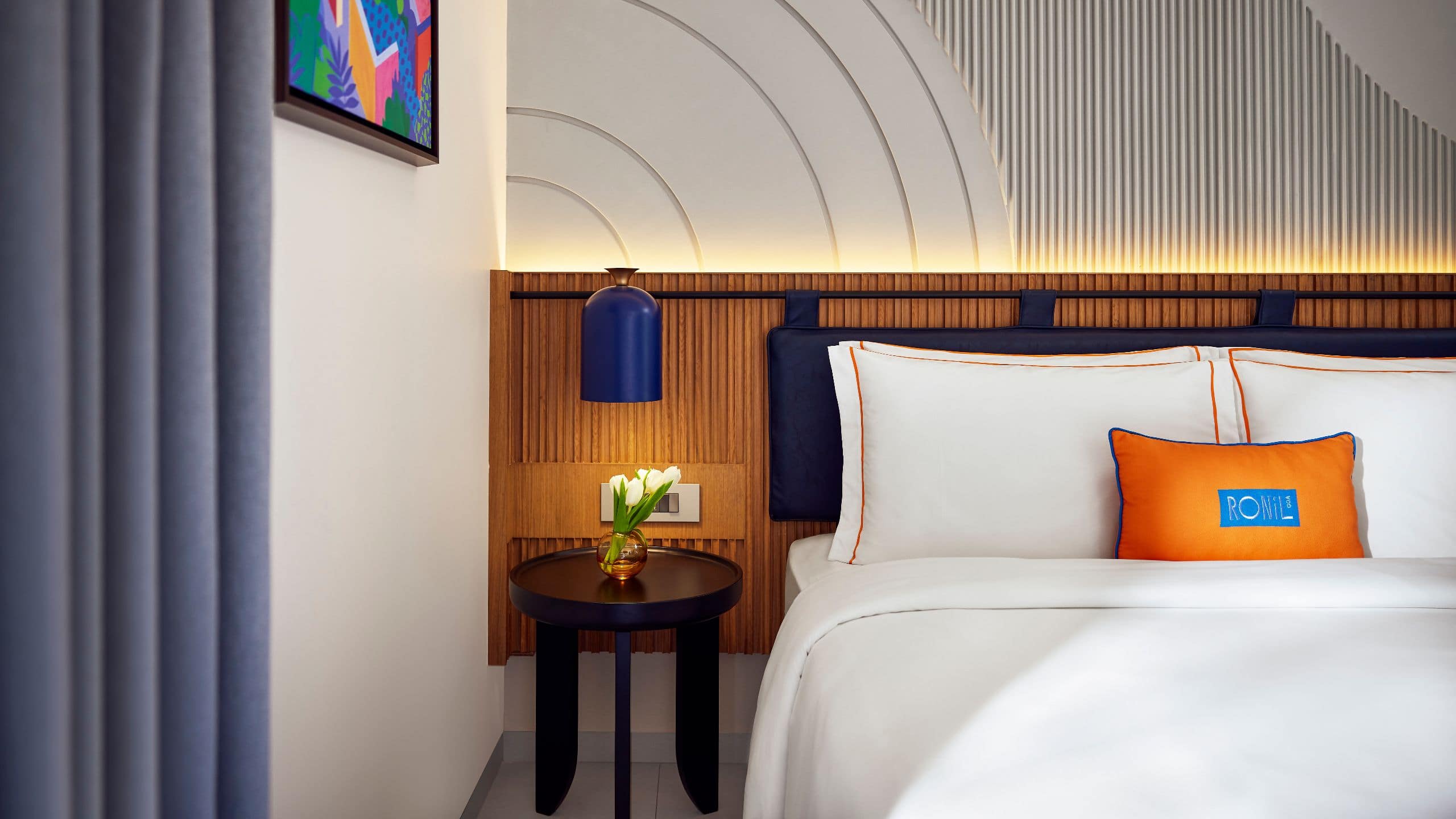 1 King Bed with Balcony - Image 2