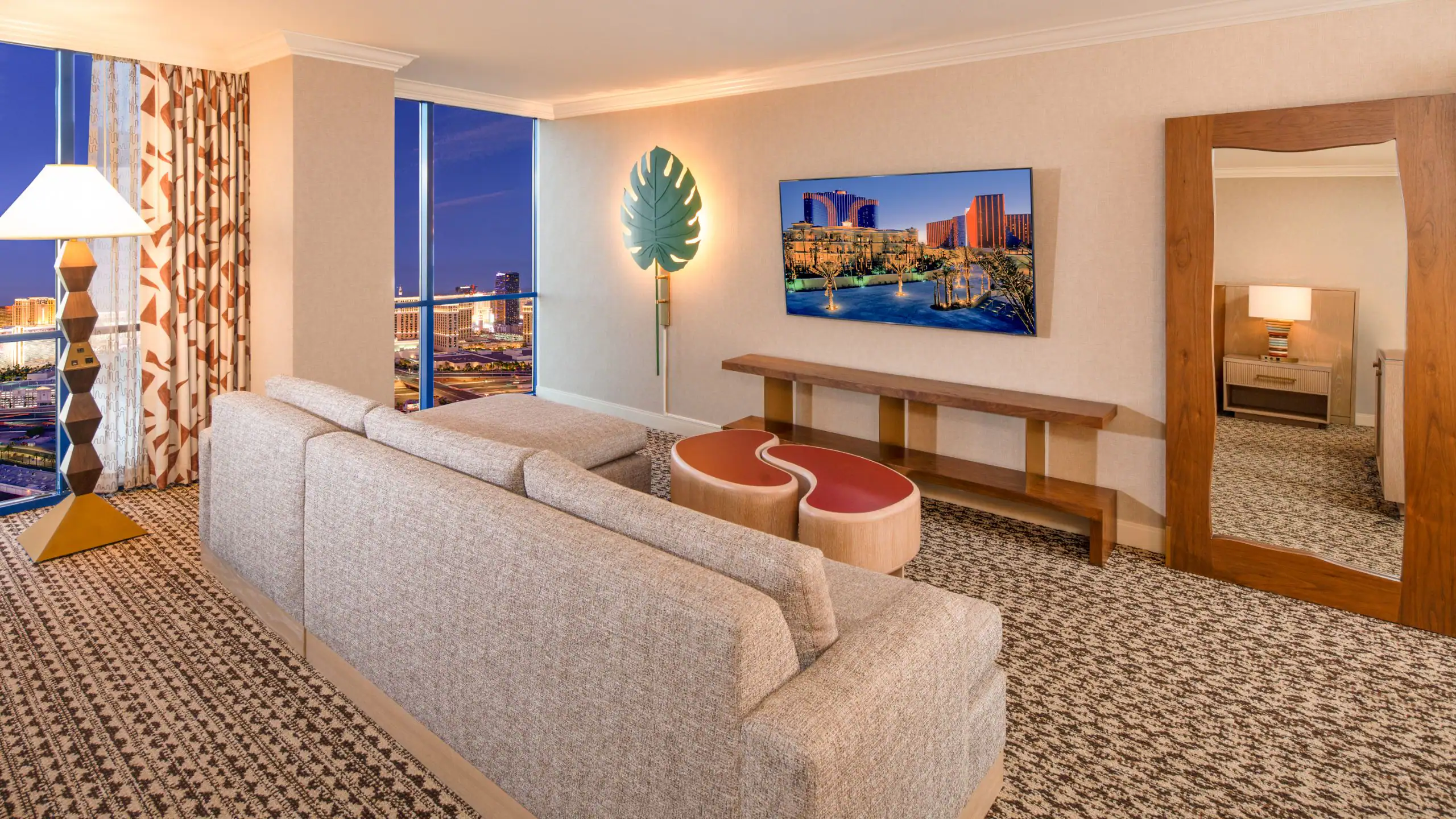 Renovated | 1 King Bed Deluxe - Image 3
