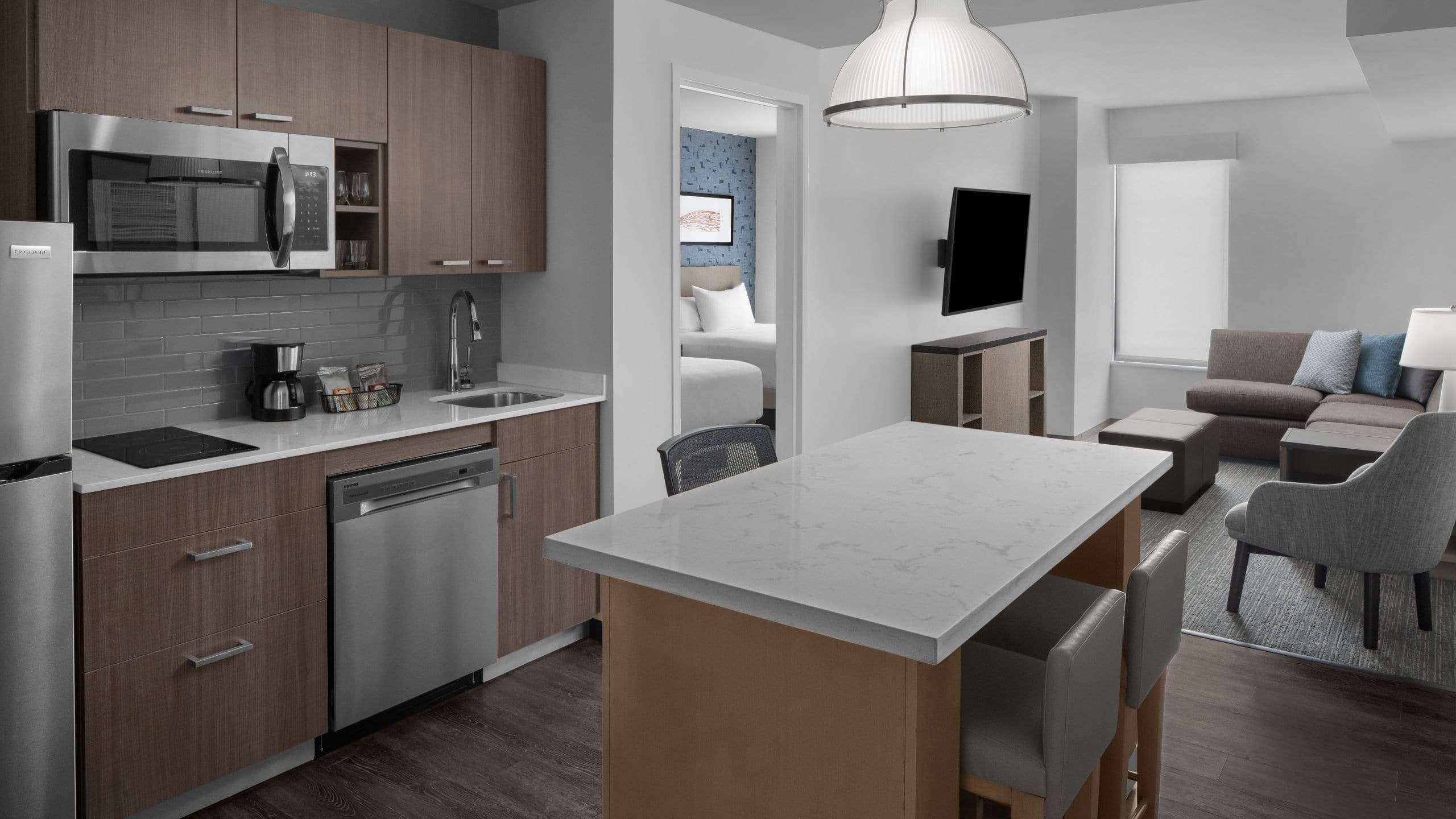 One Bedroom Kitchen Suite | Two Queen Beds (Plus Sofa Bed) - Image 3