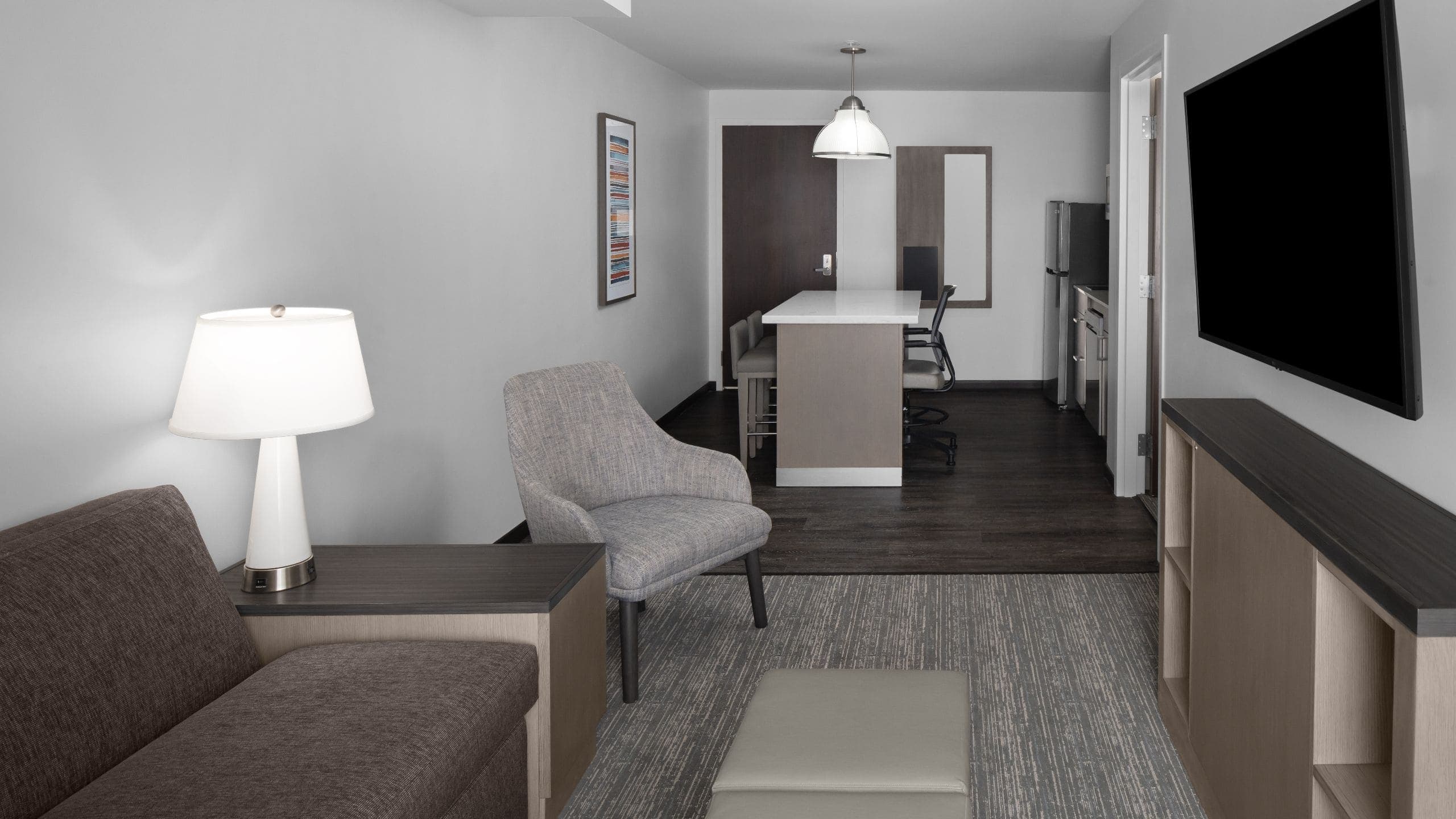 One Bedroom Kitchen Suite | Two Queen Beds (Plus Sofa Bed) - Image 2