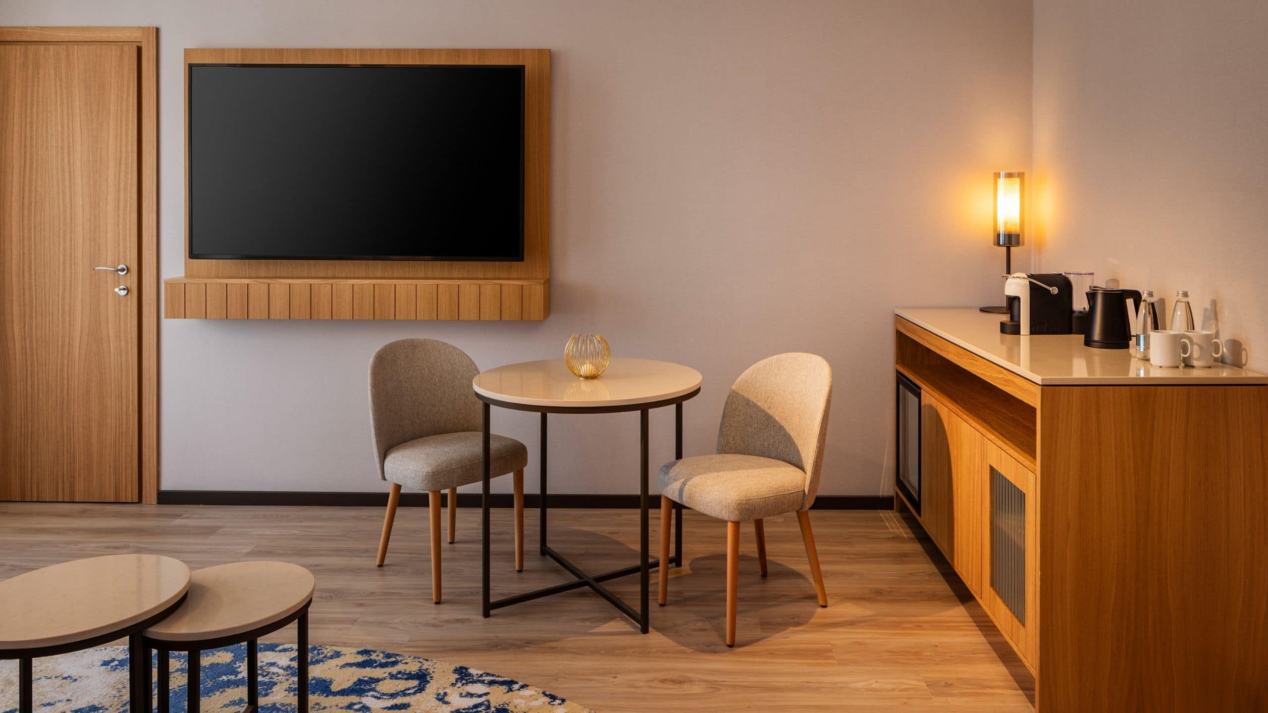 Regency Suite Lake View - Image 6