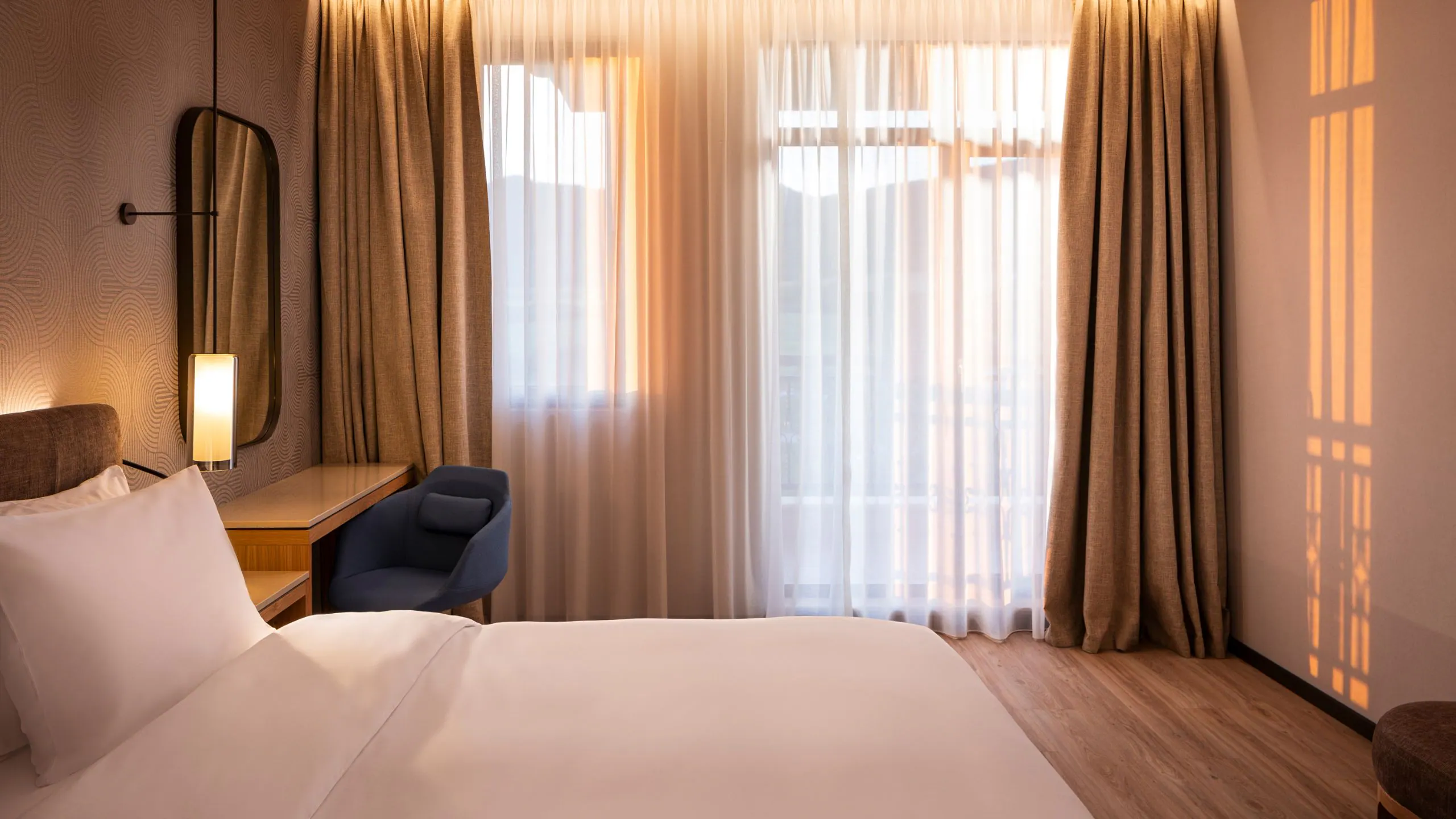 Regency Suite Mountain View - Image 6