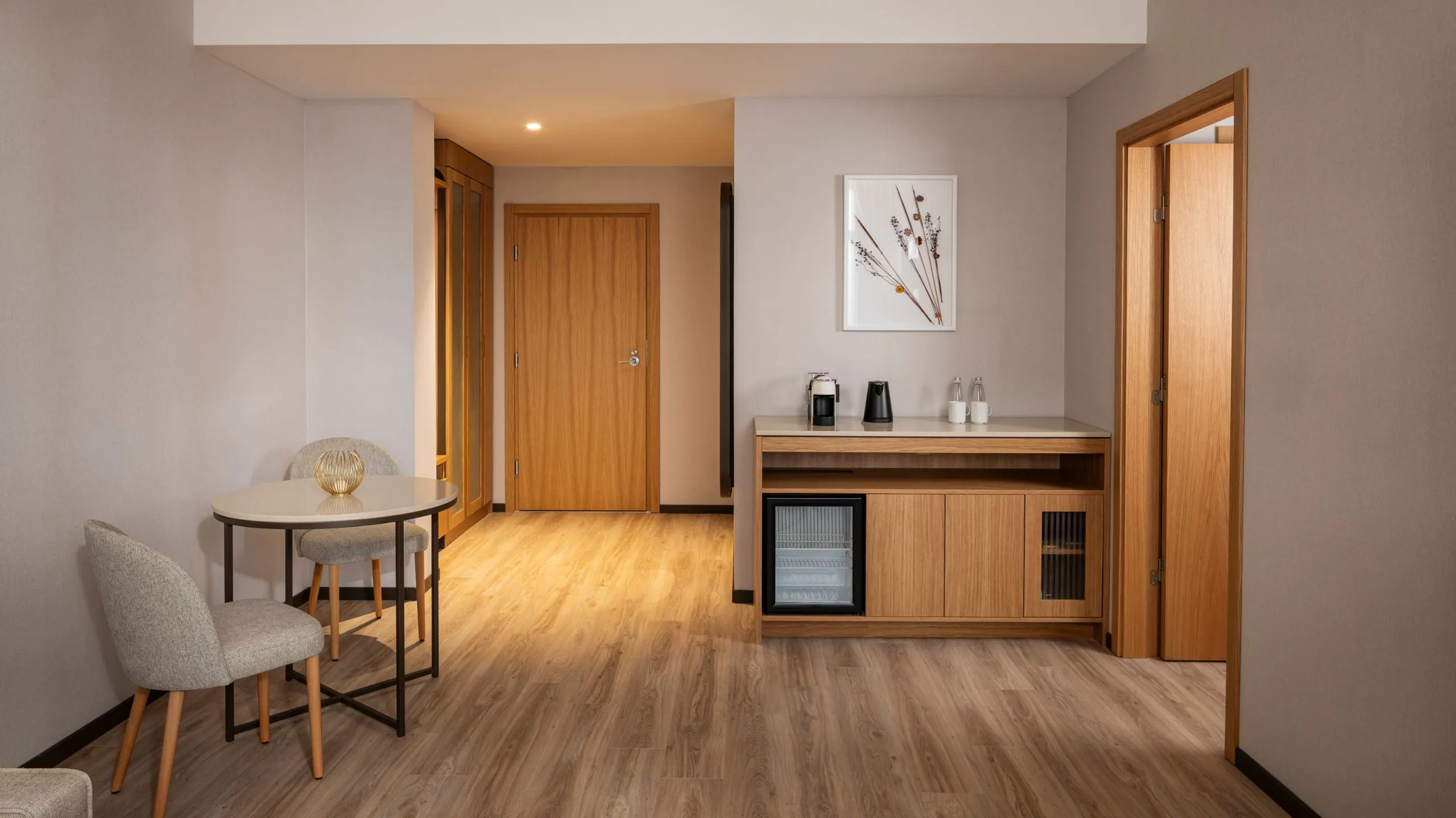 Regency Suite Mountain View - Image 11