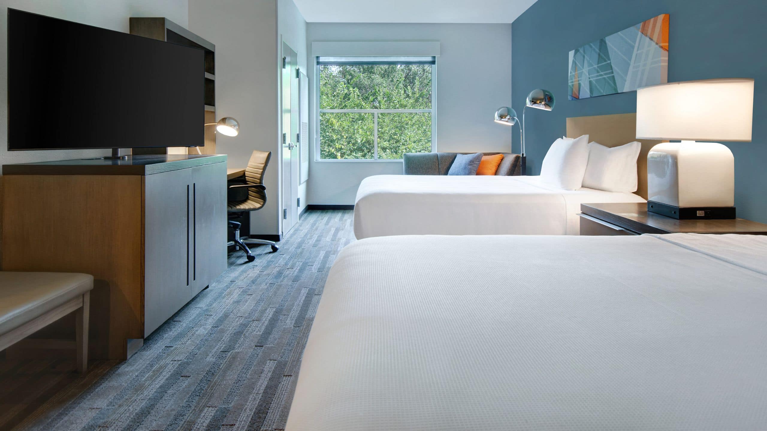 Accessible | Two Queen Beds / Roll-in Shower - Image 1