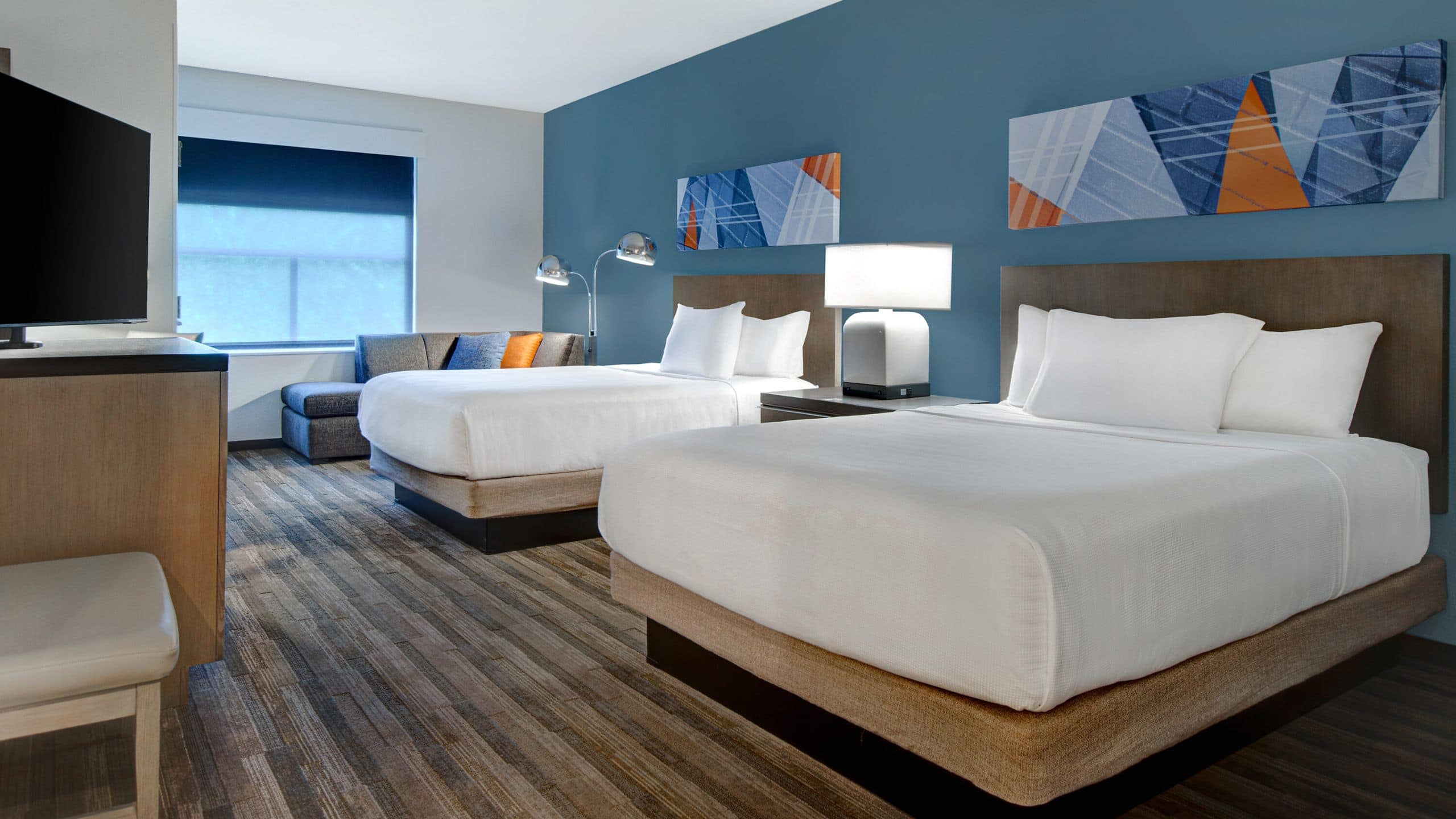 Accessible | Two Queen Beds / Roll-in Shower - Image 4