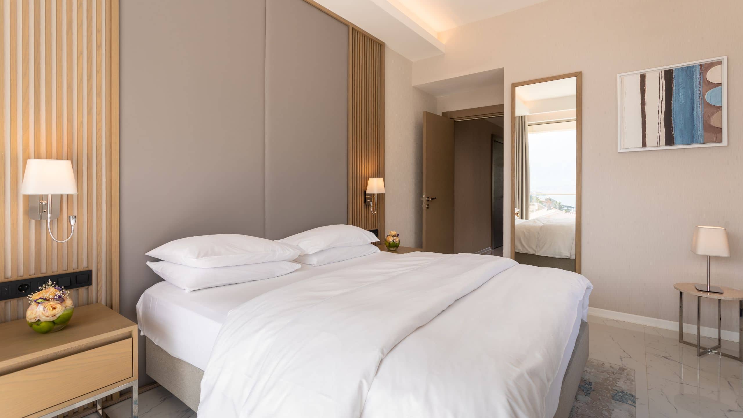 Regency Suite Sea View with Hot Tub - Image 1