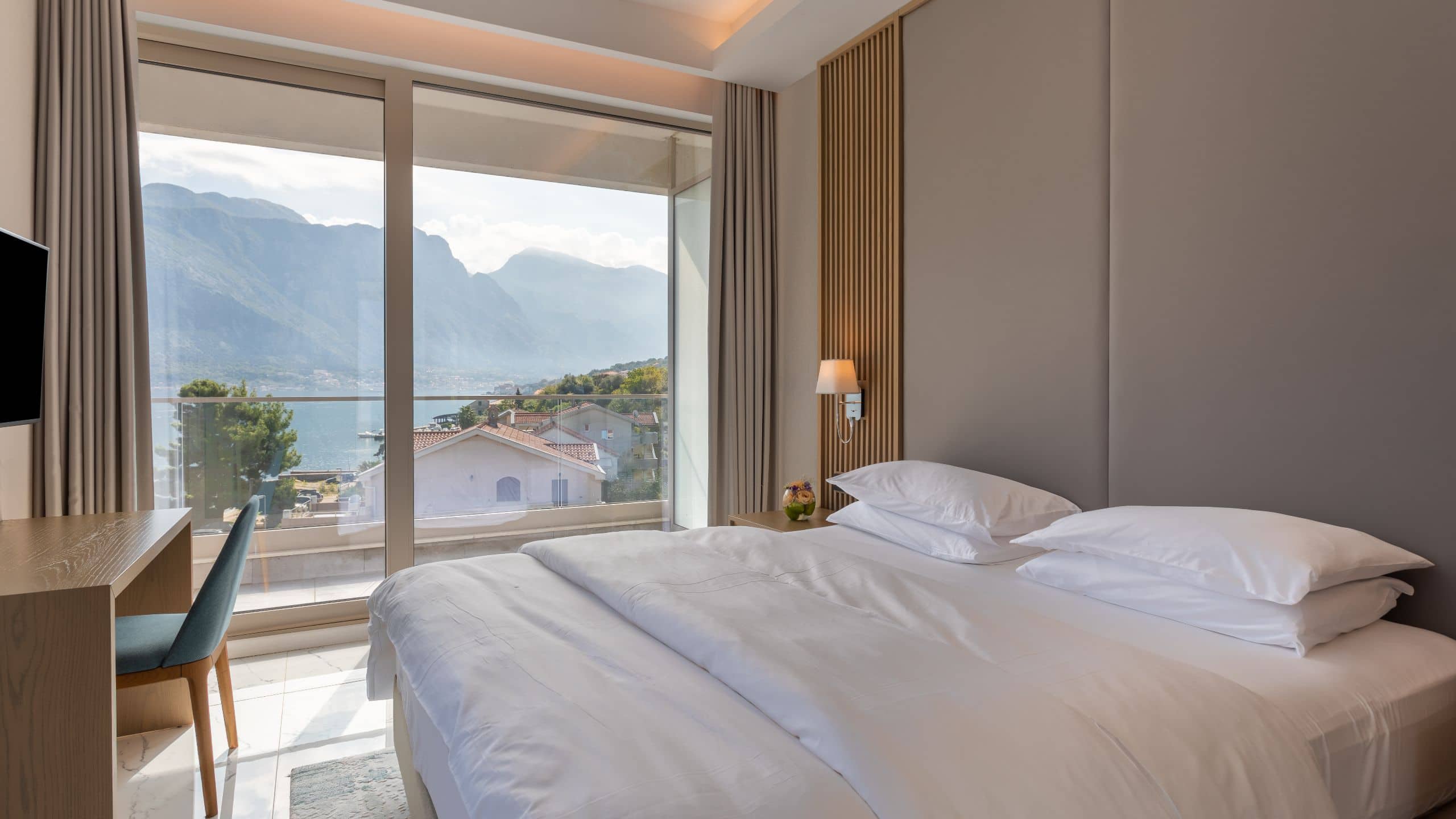 Regency Suite Sea View with Hot Tub - Image 3